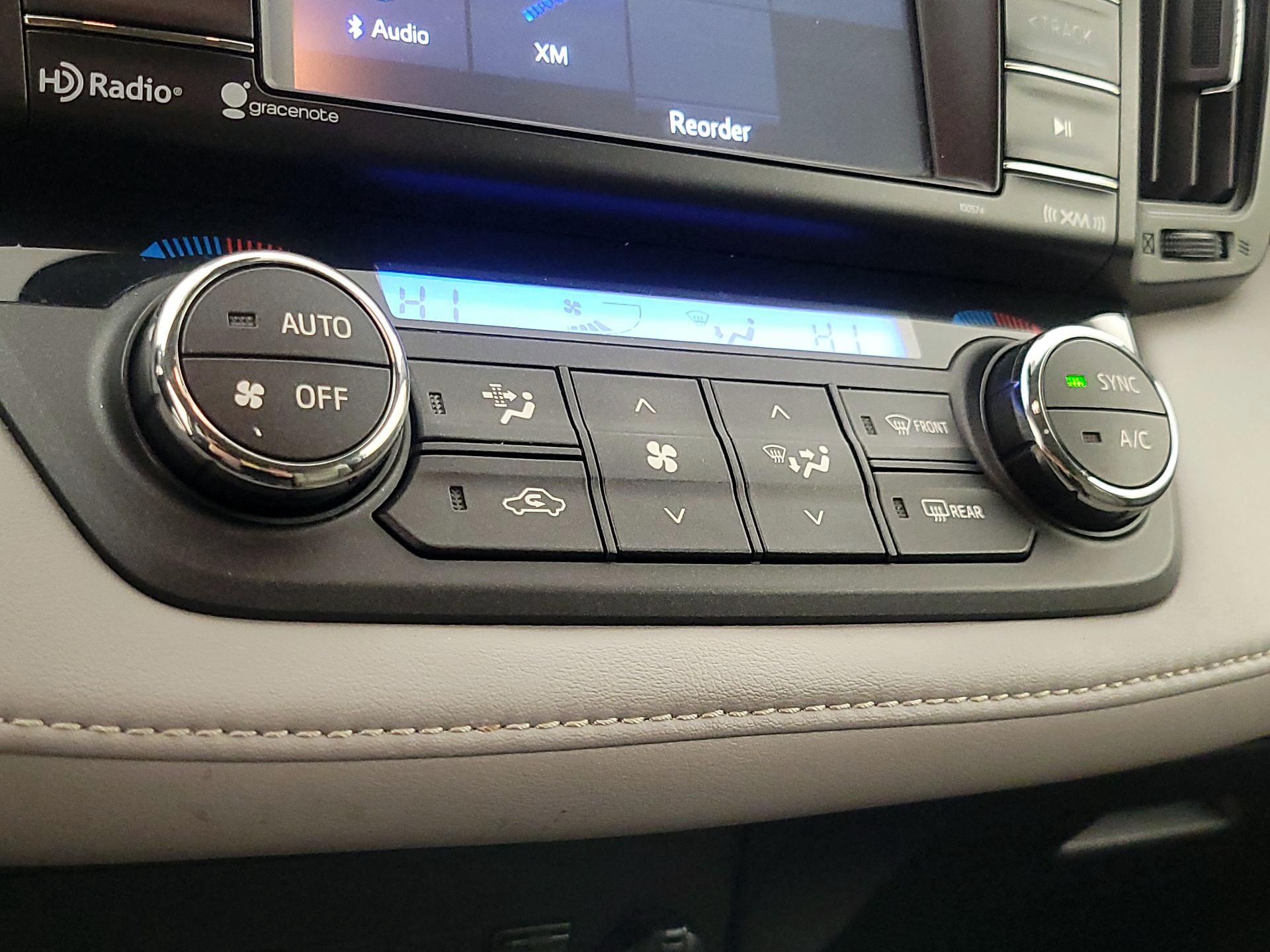 Thumbnail: 2018 Toyota RAV4 - 16