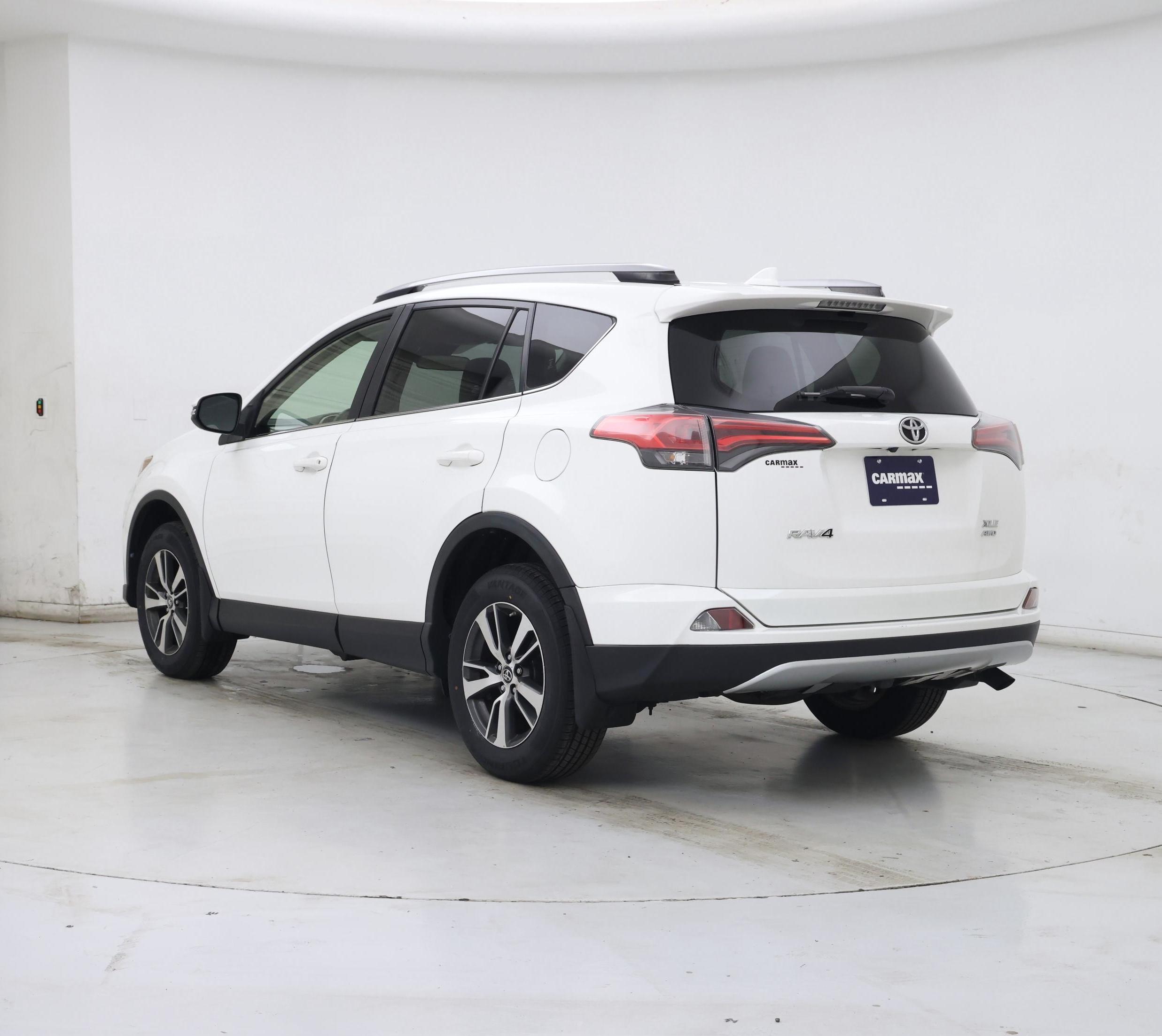 Thumbnail: 2018 Toyota RAV4 - 2