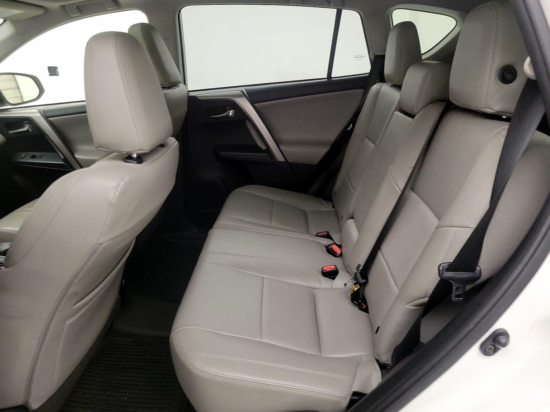 Thumbnail: 2018 Toyota RAV4 - 20