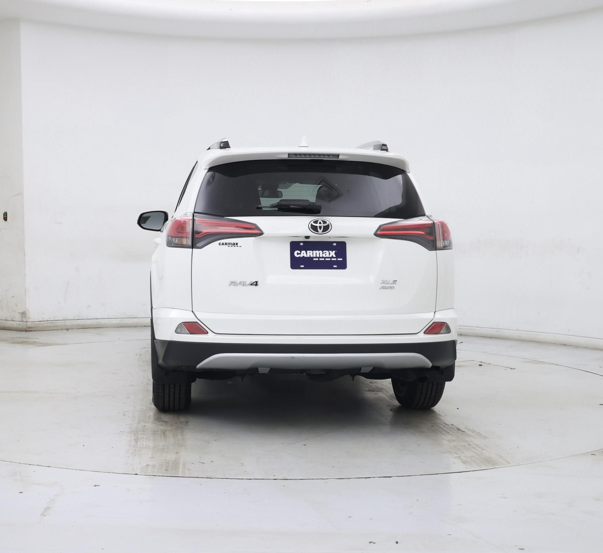 Thumbnail: 2018 Toyota RAV4 - 6