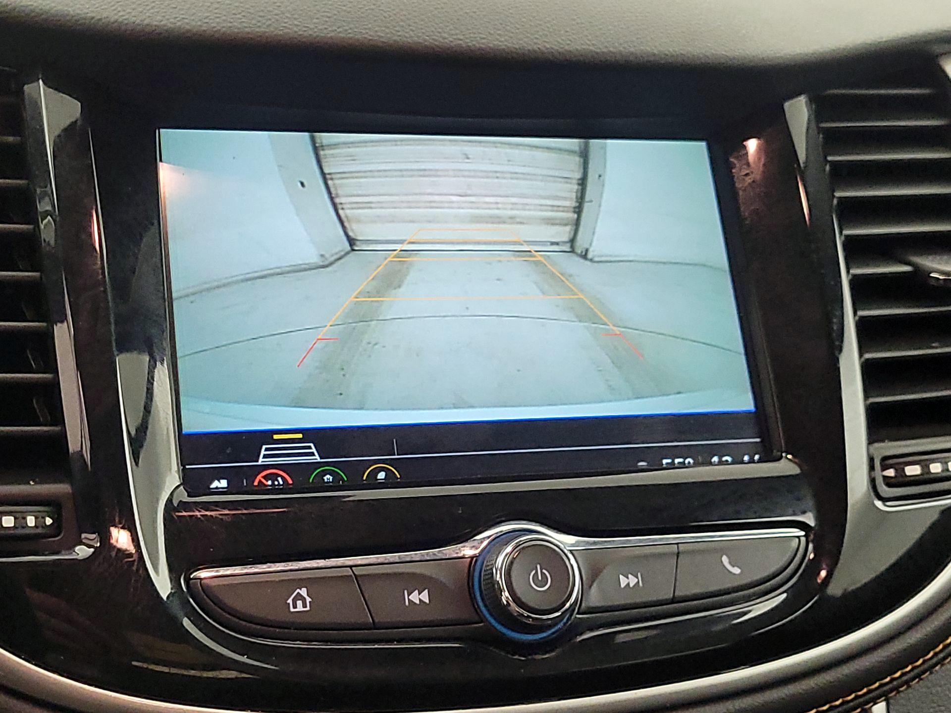 Thumbnail: 2018 Chevrolet Trax - 14