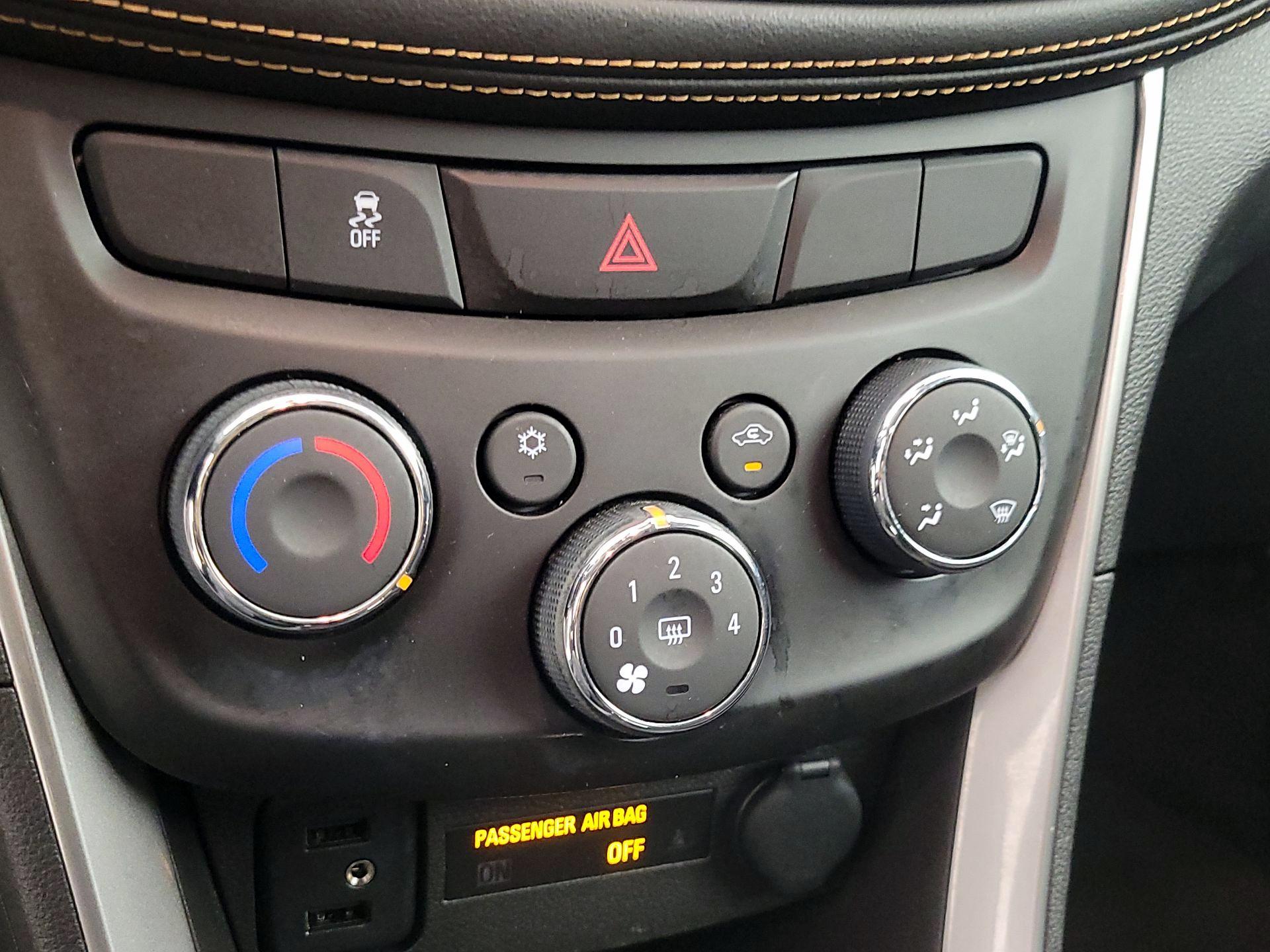 Thumbnail: 2018 Chevrolet Trax - 16