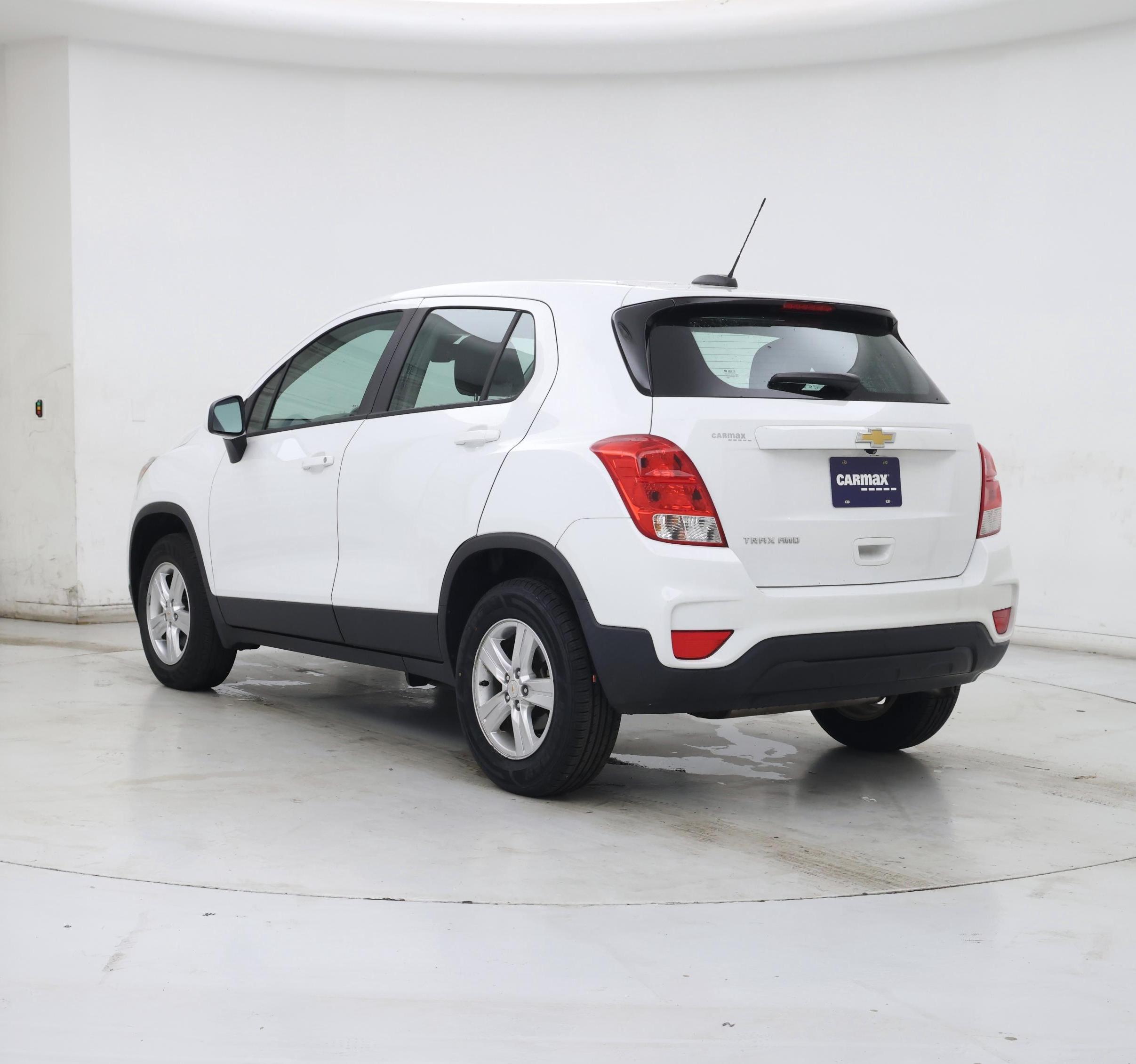 Thumbnail: 2018 Chevrolet Trax - 2