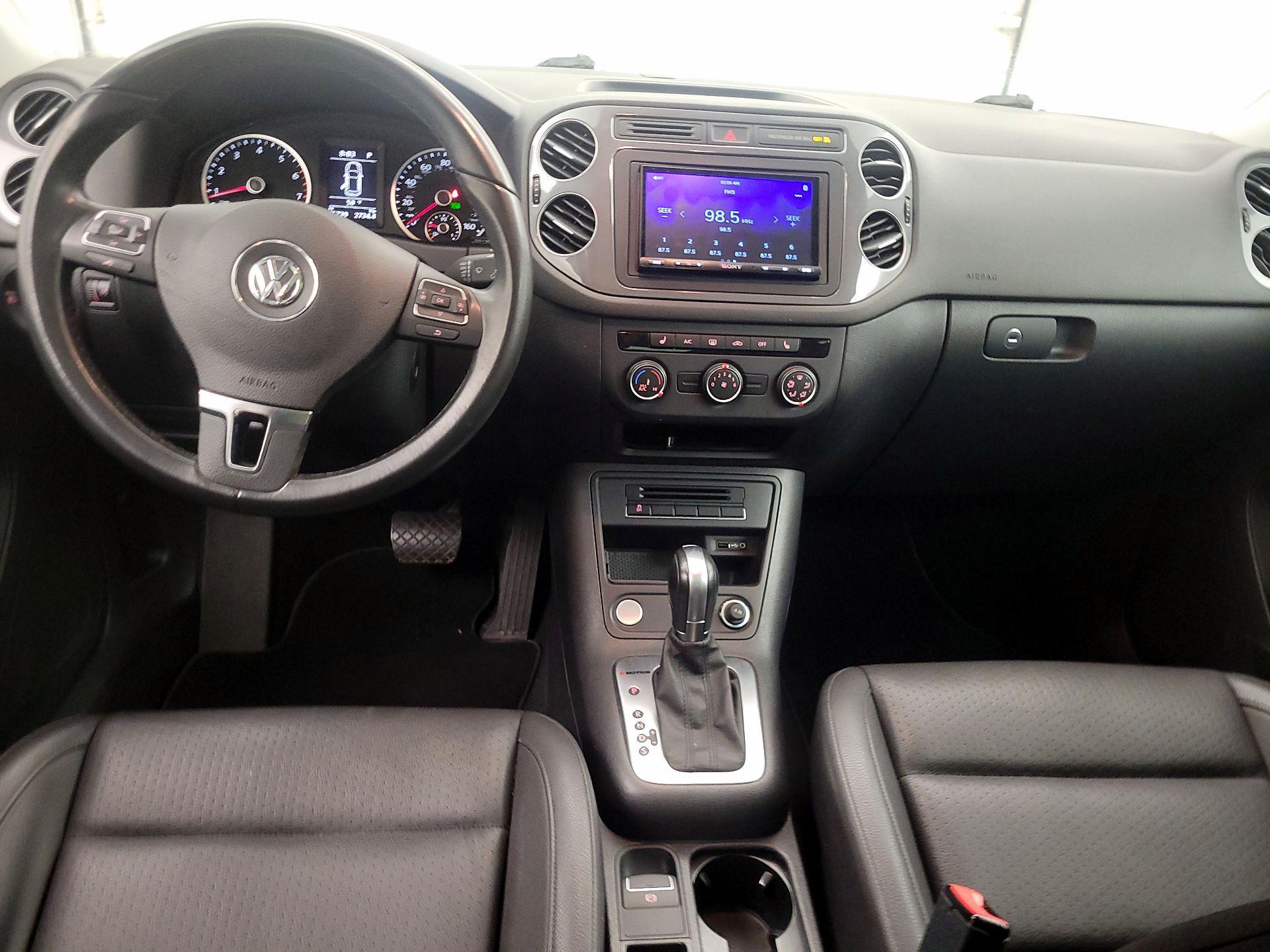 Thumbnail: 2016 Volkswagen Tiguan - 9