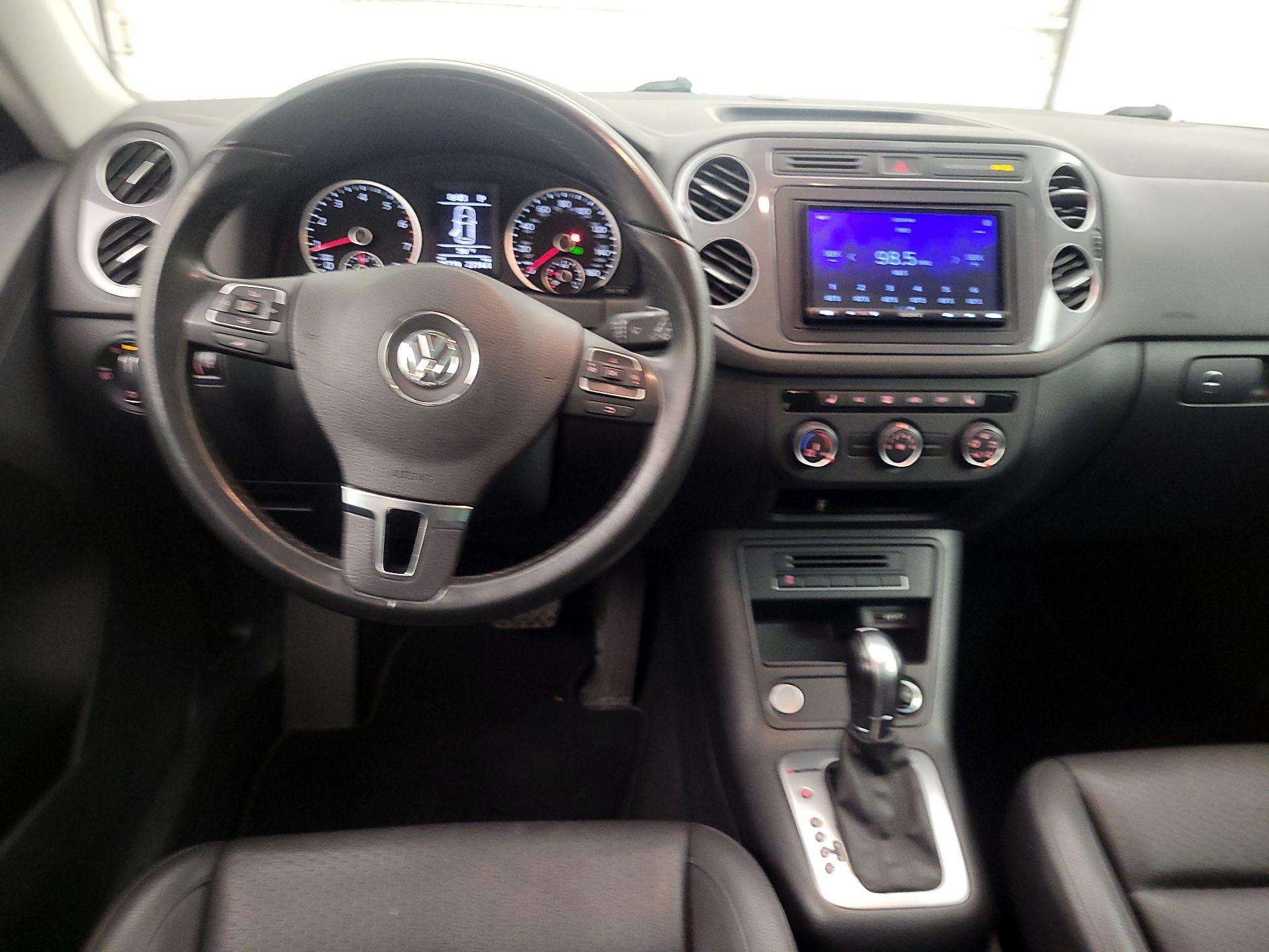 Thumbnail: 2016 Volkswagen Tiguan - 10