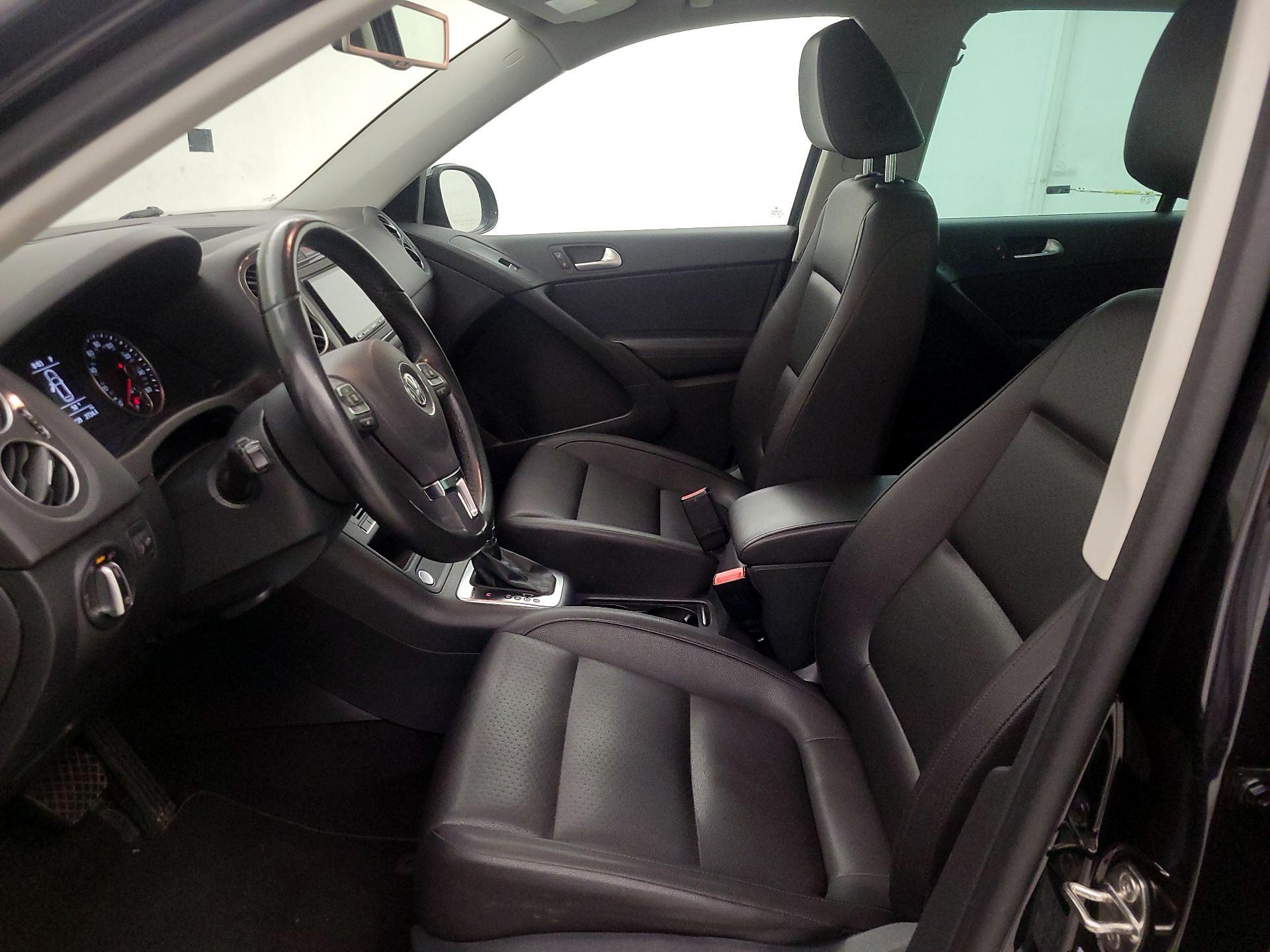 Thumbnail: 2016 Volkswagen Tiguan - 11