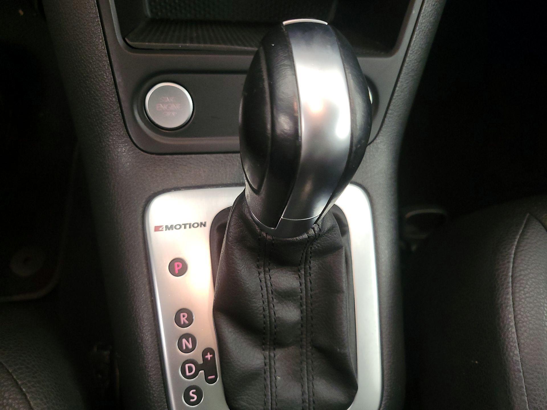 Thumbnail: 2016 Volkswagen Tiguan - 17