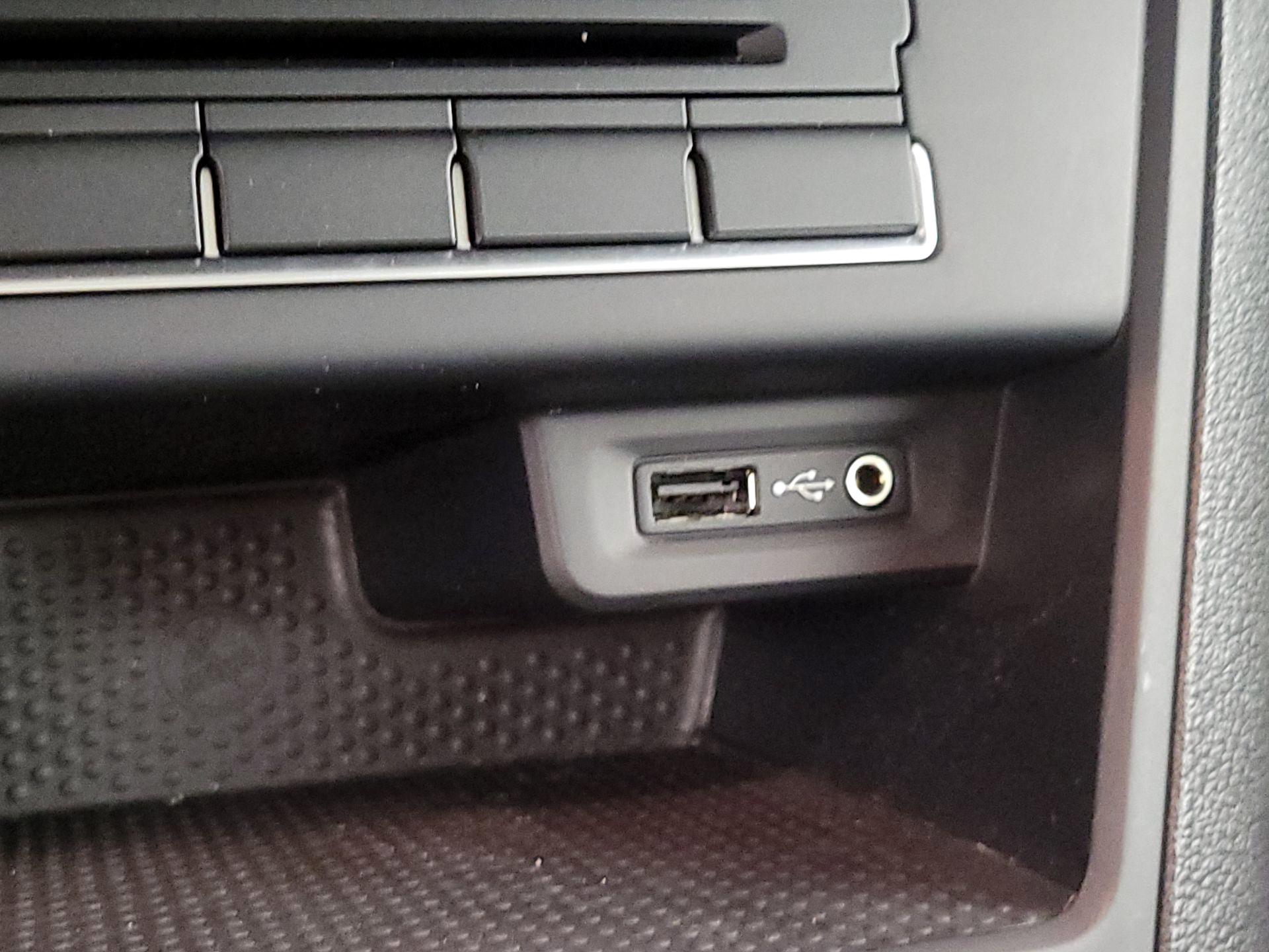 Thumbnail: 2016 Volkswagen Tiguan - 18