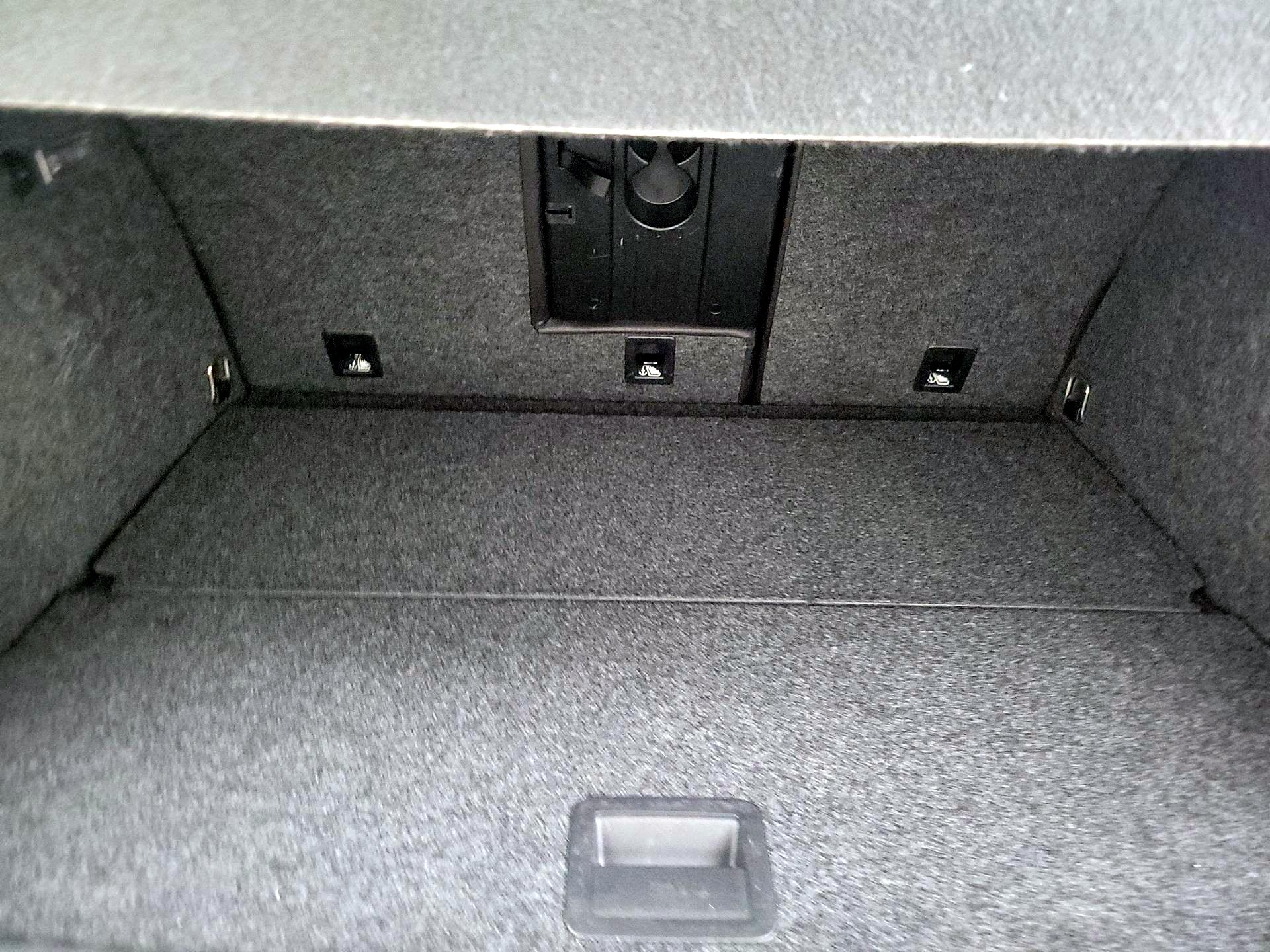 Thumbnail: 2016 Volkswagen Tiguan - 20