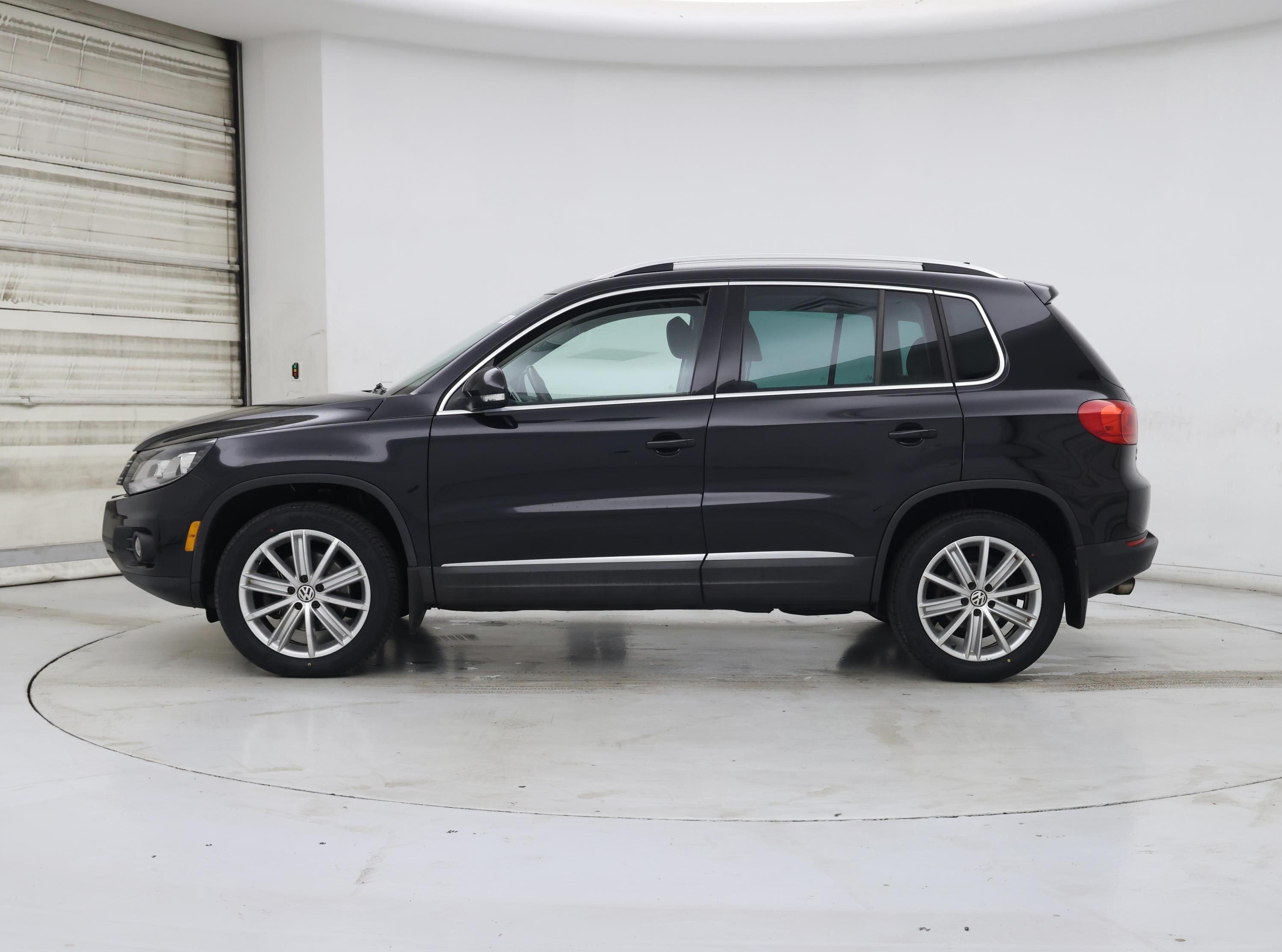 Thumbnail: 2016 Volkswagen Tiguan - 3