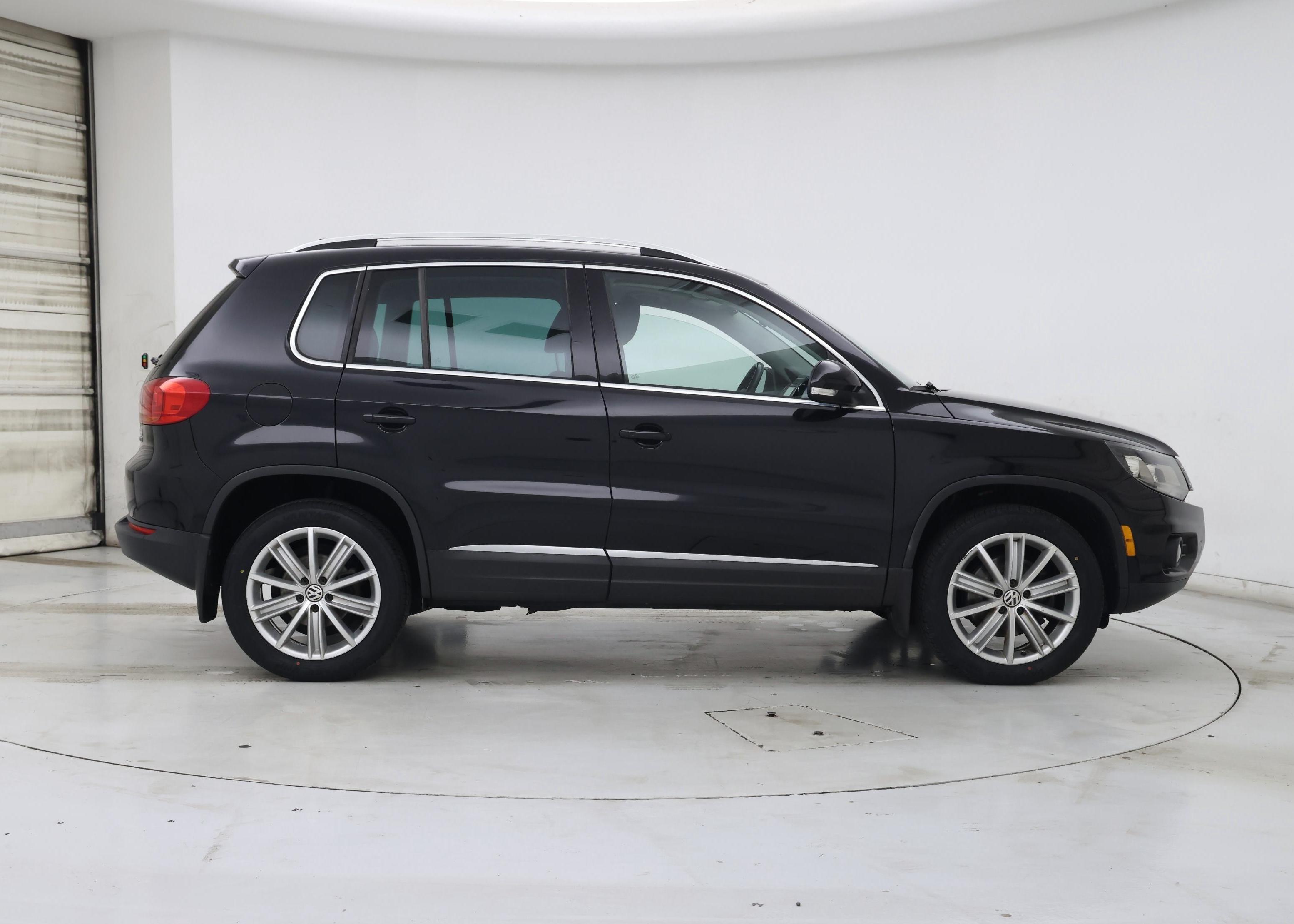 Thumbnail: 2016 Volkswagen Tiguan - 7