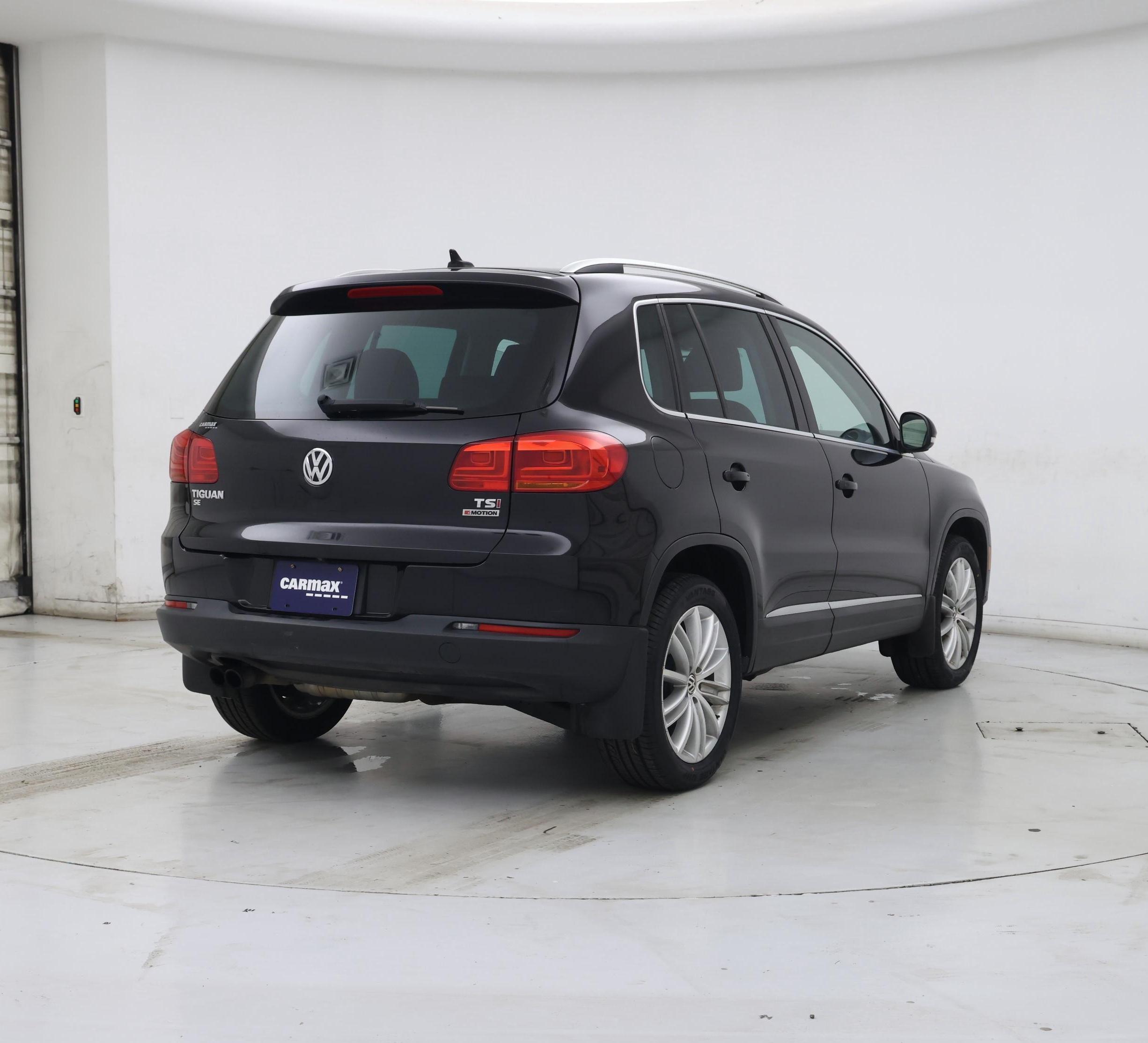 Thumbnail: 2016 Volkswagen Tiguan - 8