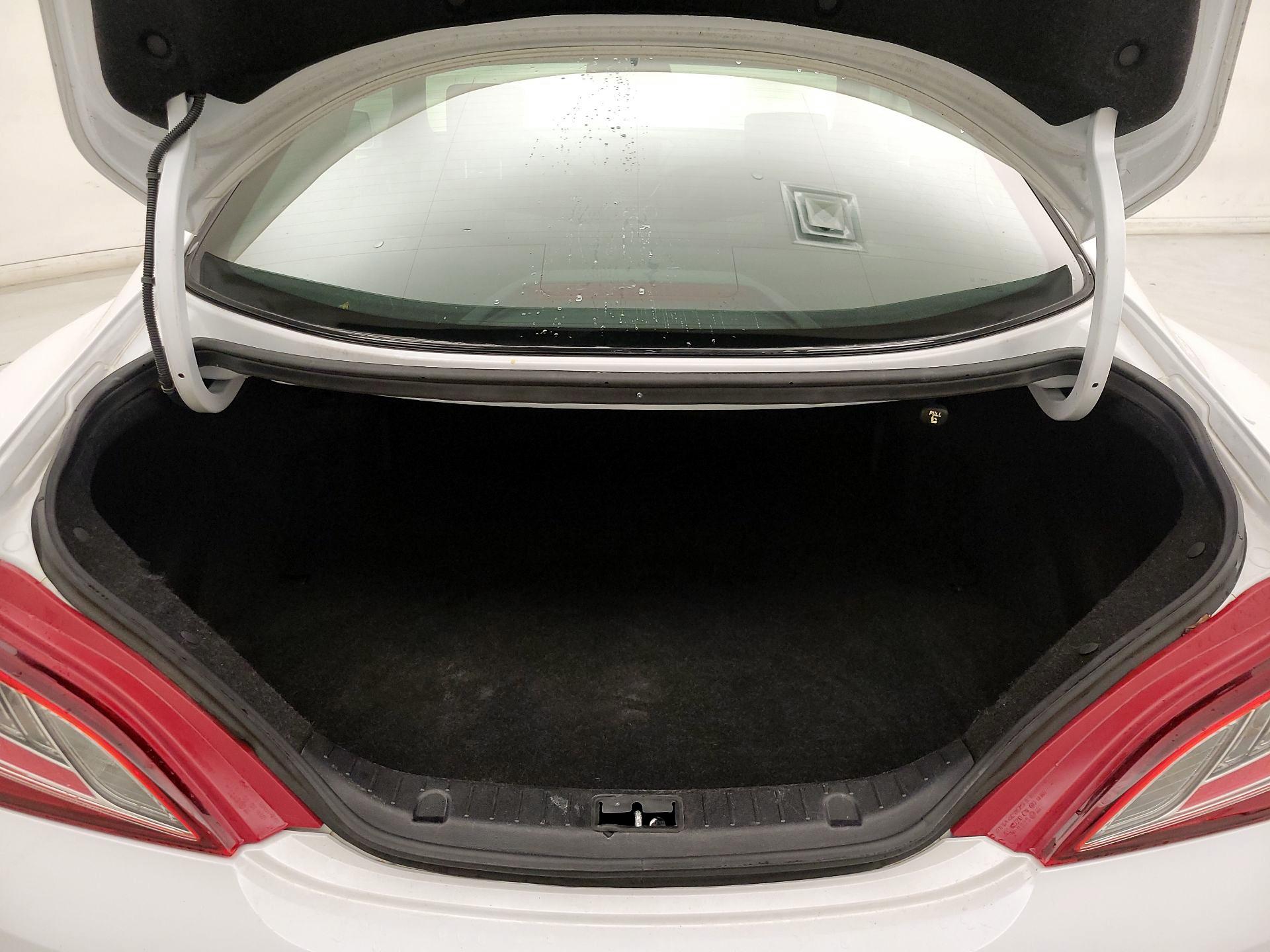 Thumbnail: 2016 Hyundai Genesis - 19