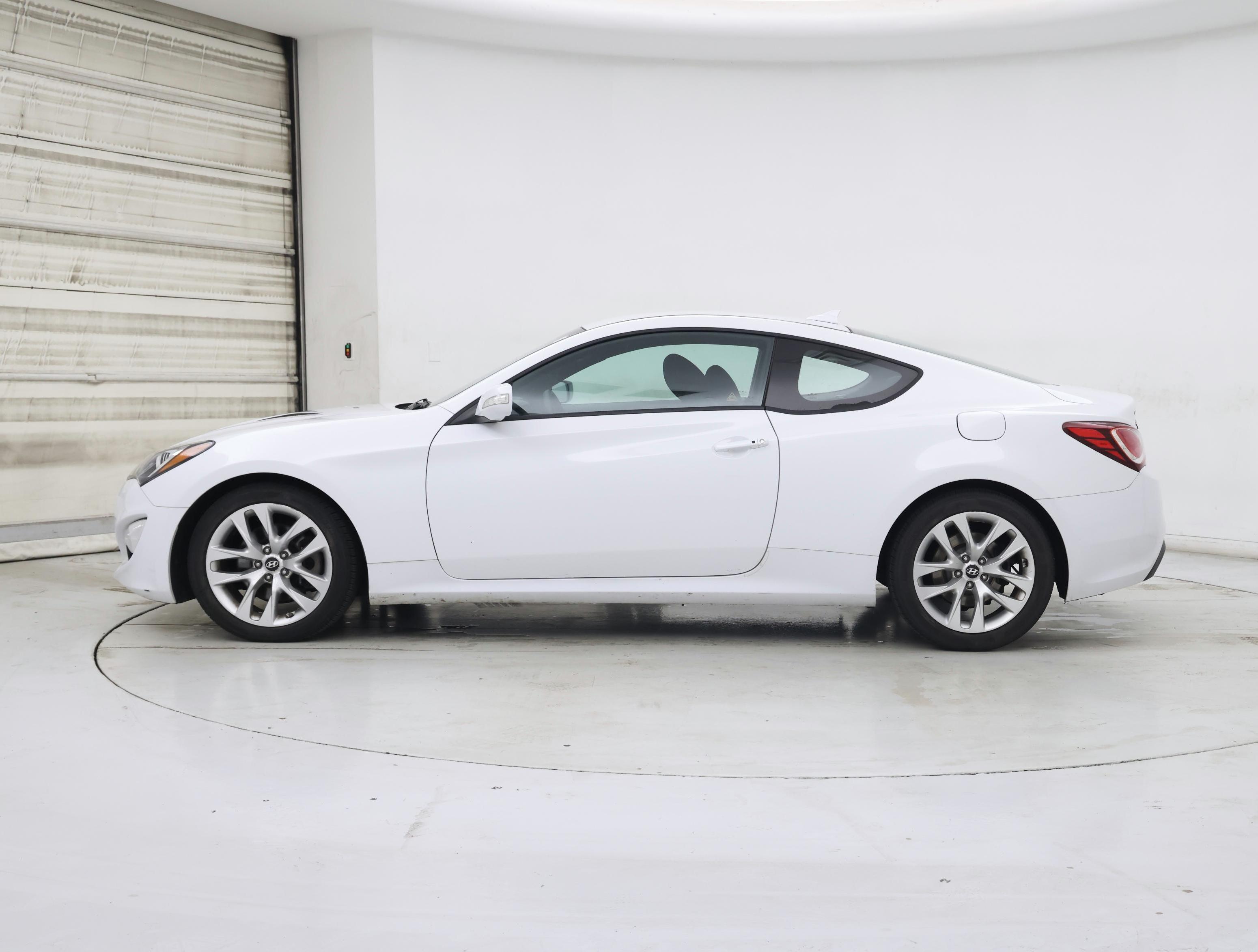 Thumbnail: 2016 Hyundai Genesis - 3