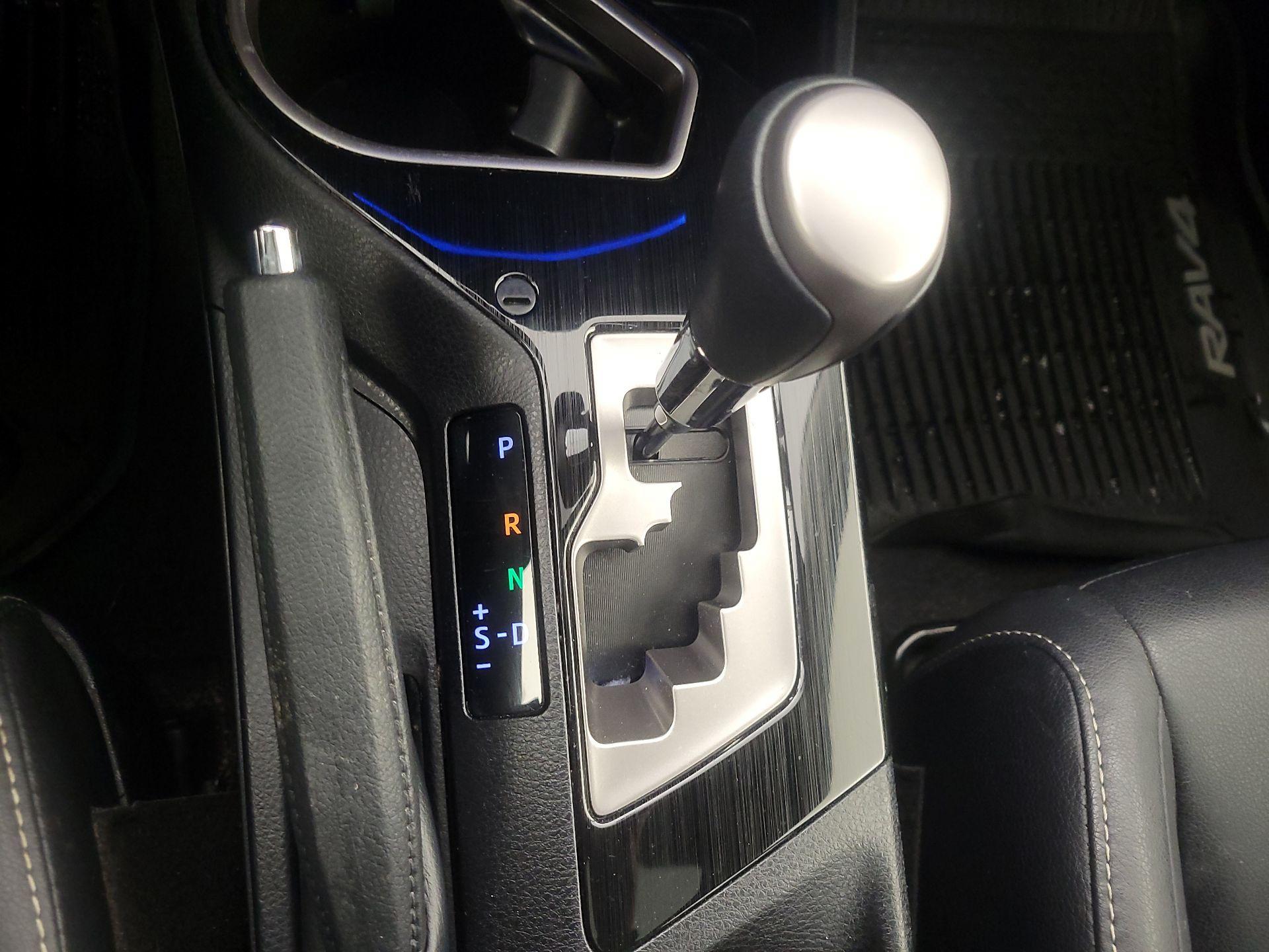 Thumbnail: 2018 Toyota RAV4 - 17