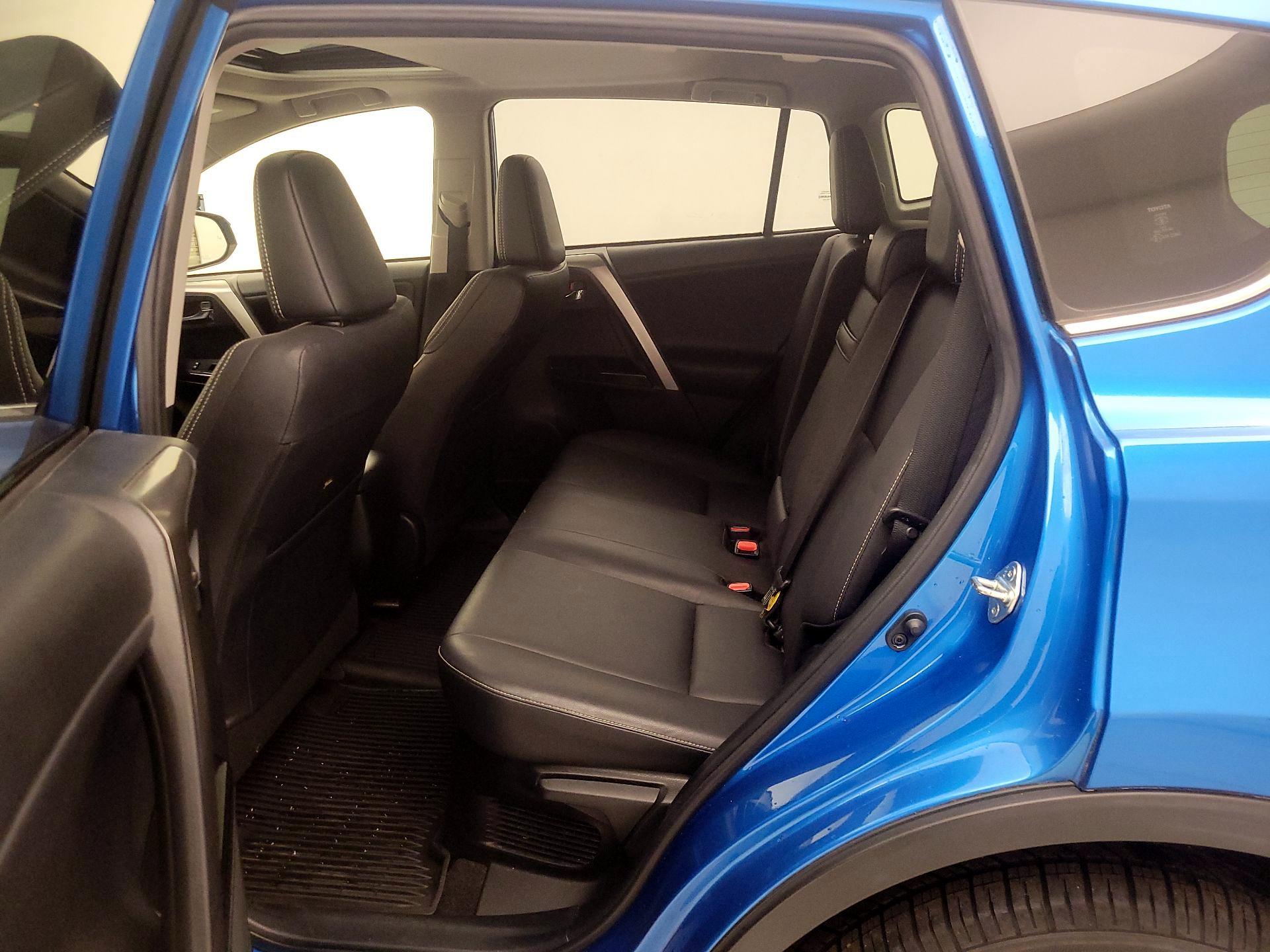 Thumbnail: 2018 Toyota RAV4 - 20