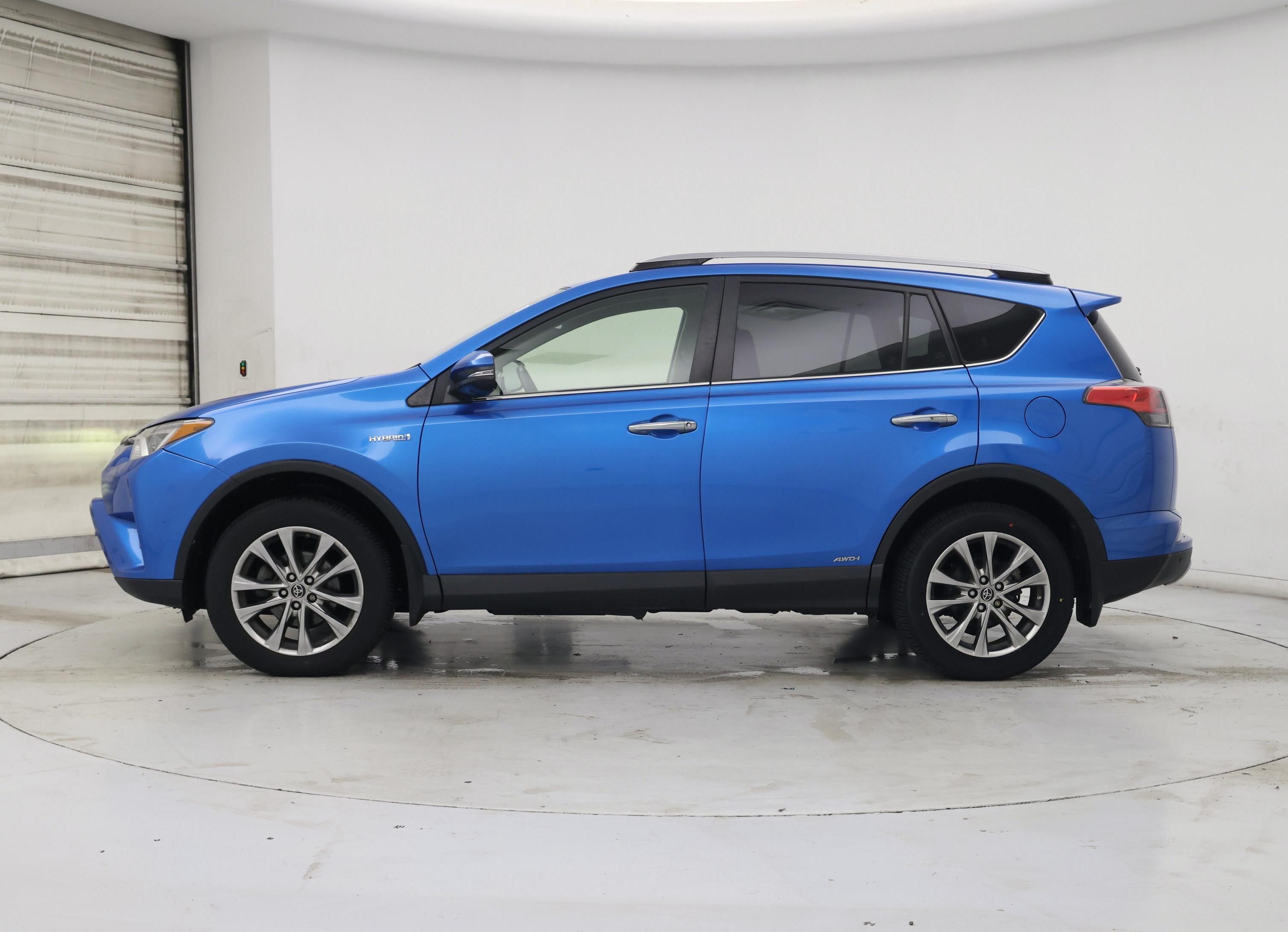 Thumbnail: 2018 Toyota RAV4 - 3