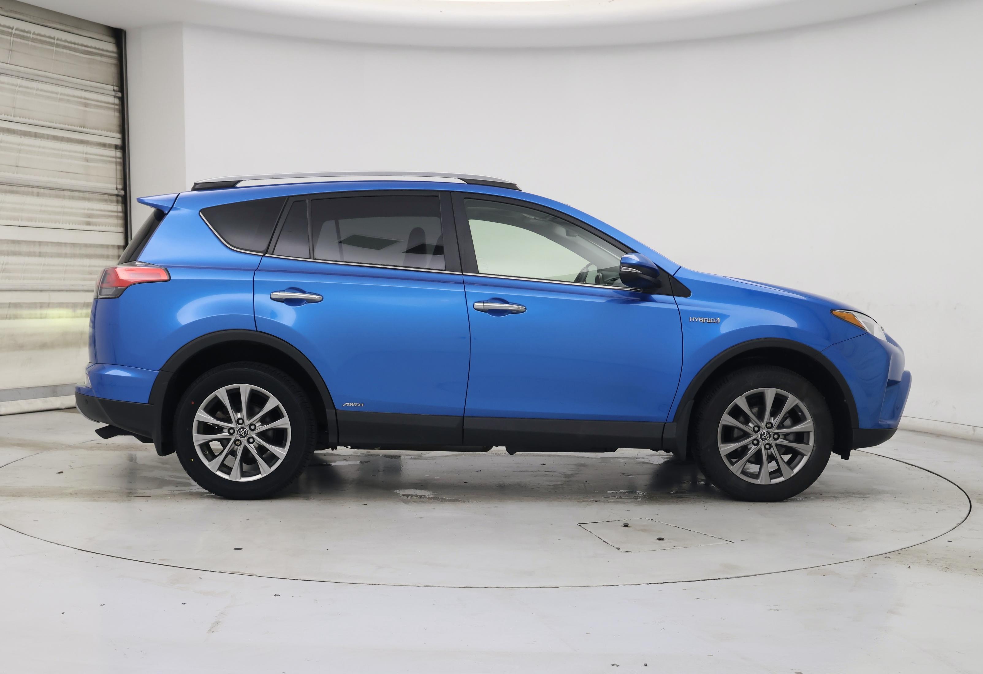 Thumbnail: 2018 Toyota RAV4 - 7