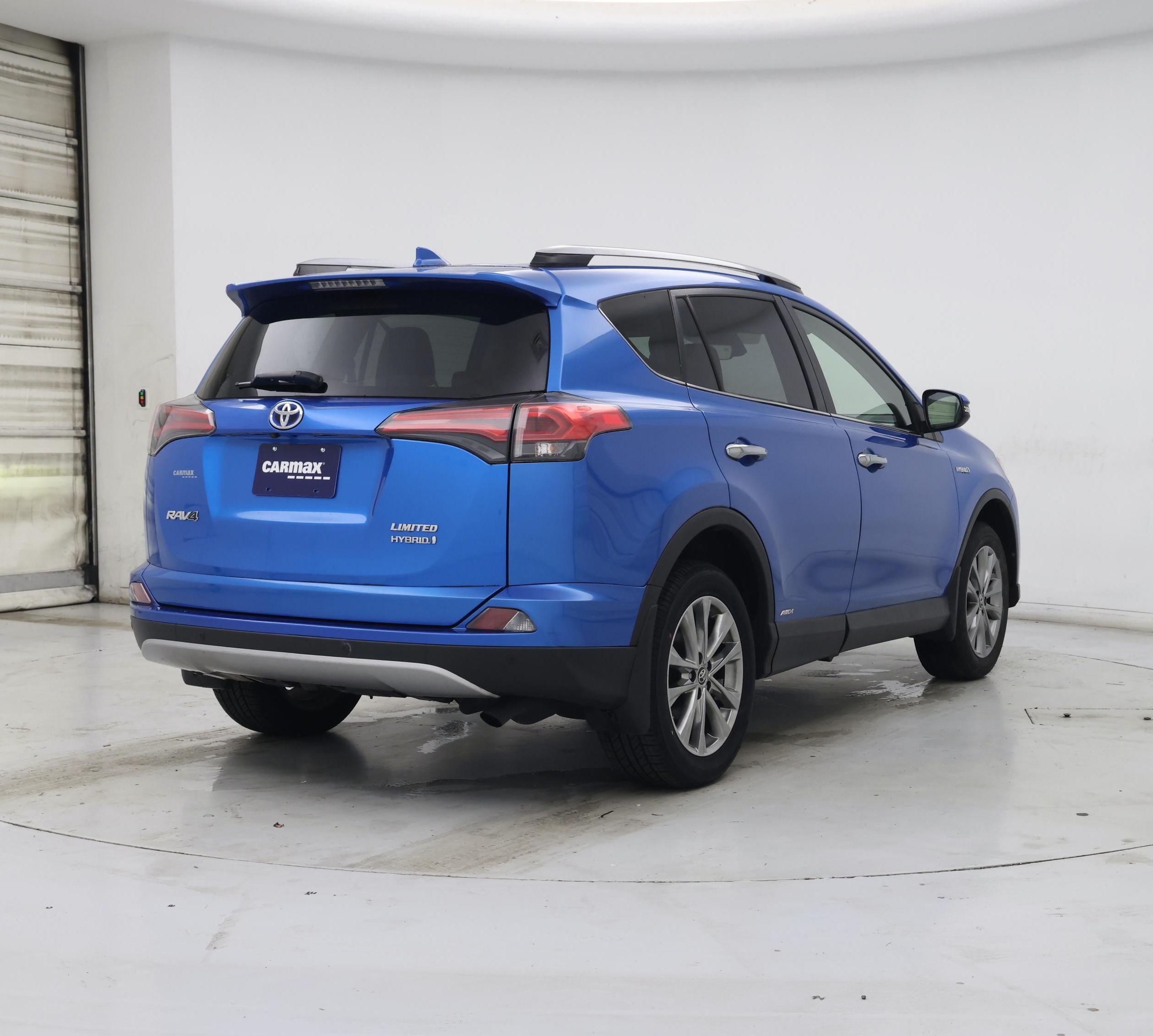 Thumbnail: 2018 Toyota RAV4 - 8