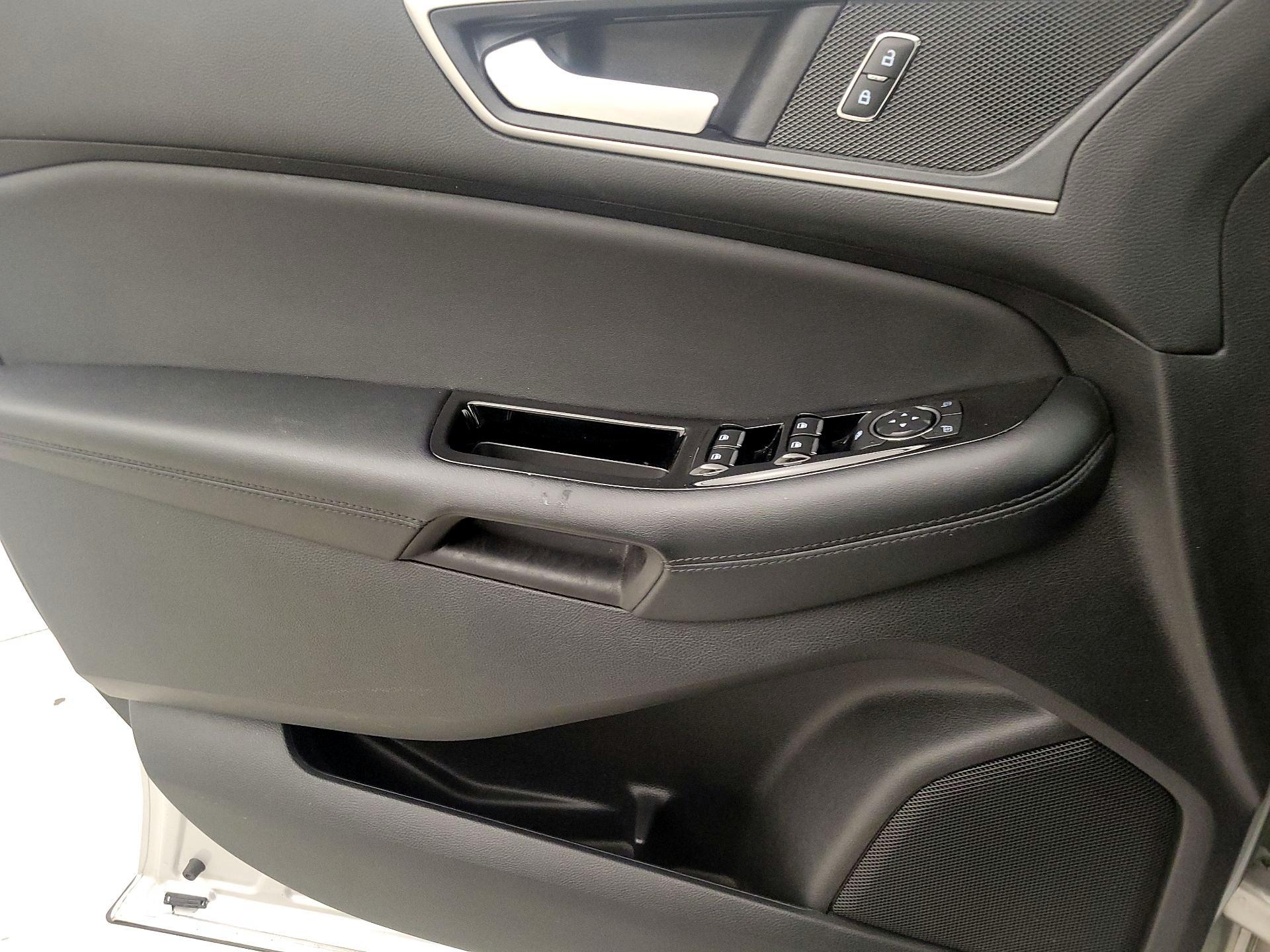 Thumbnail: 2018 Ford Edge - 12