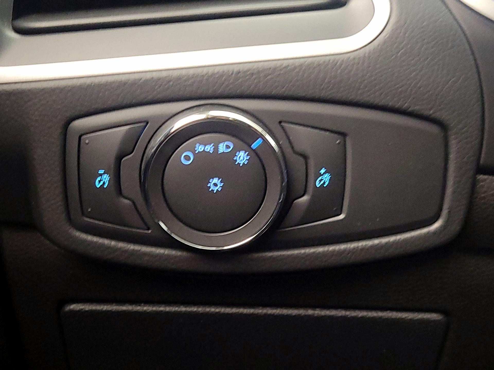 Thumbnail: 2018 Ford Edge - 13