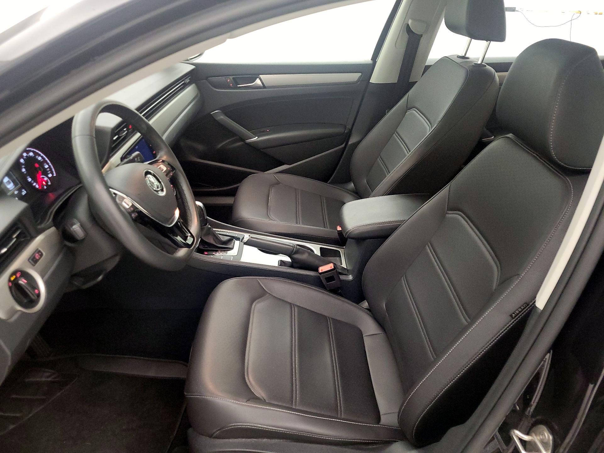 Thumbnail: 2022 Volkswagen Passat - 11