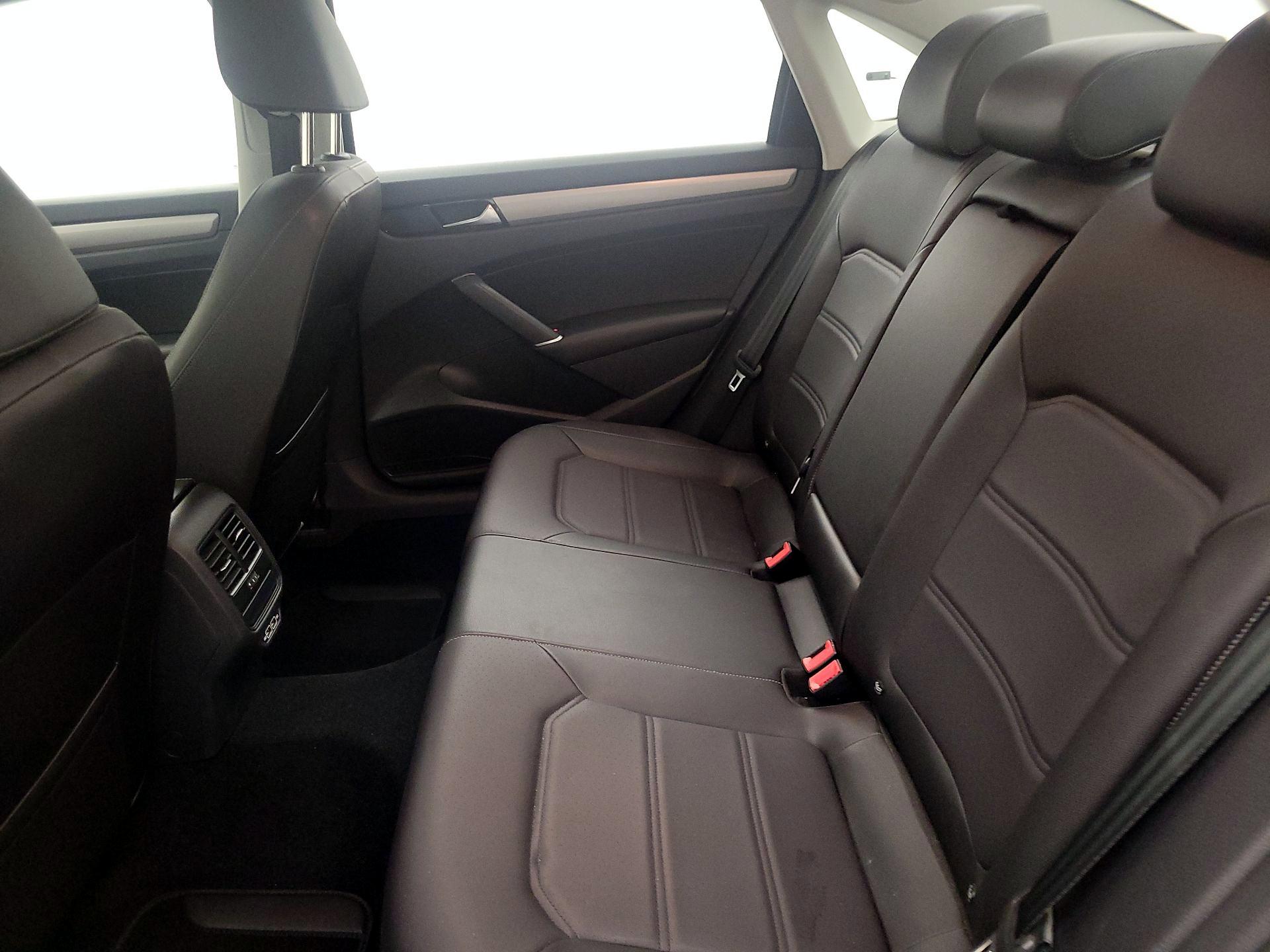 Thumbnail: 2022 Volkswagen Passat - 19