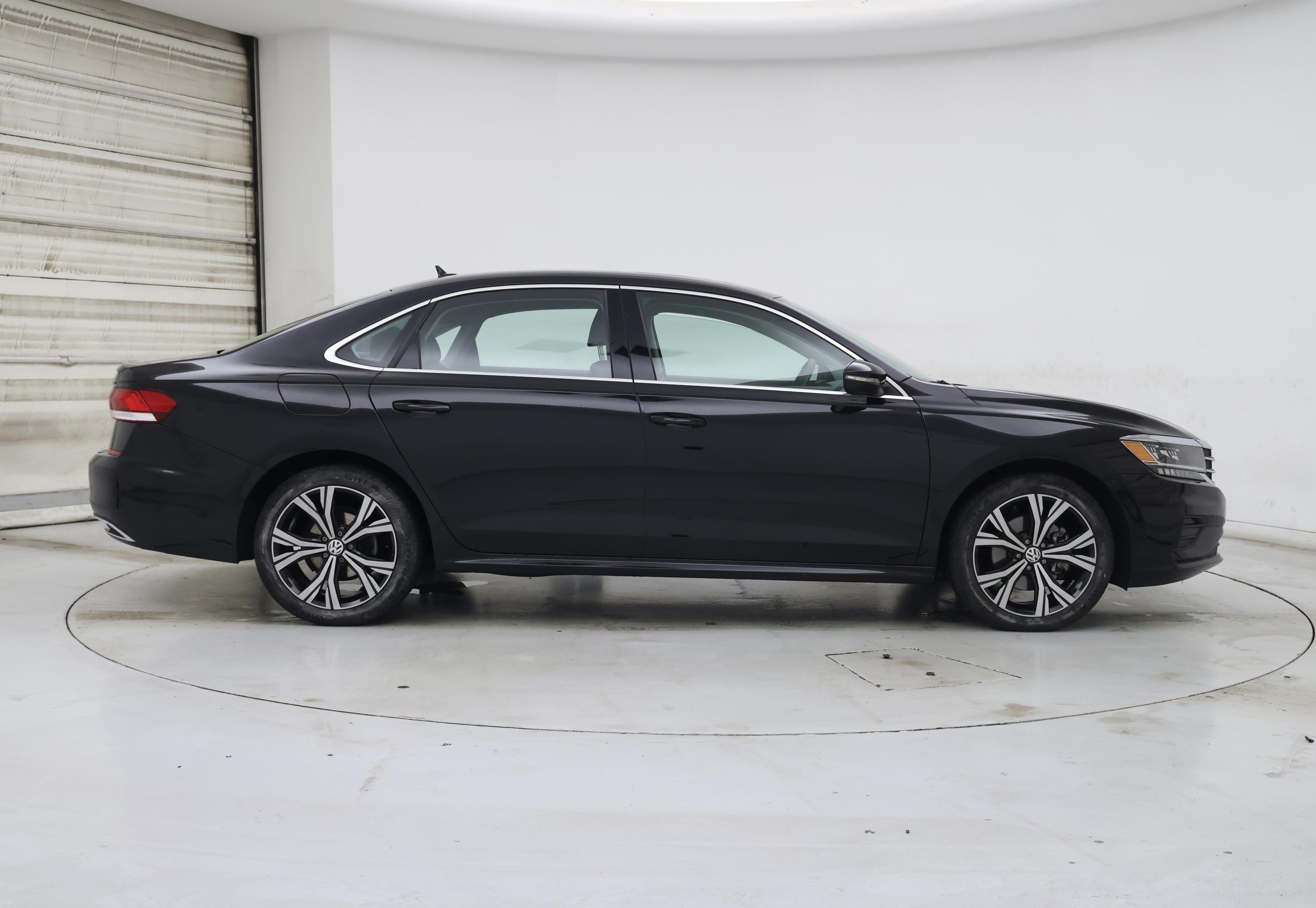 Thumbnail: 2022 Volkswagen Passat - 7