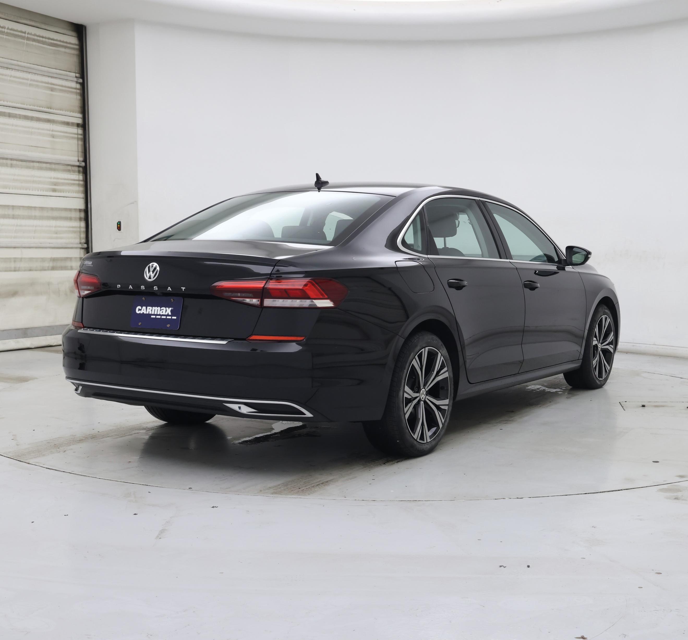 Thumbnail: 2022 Volkswagen Passat - 8