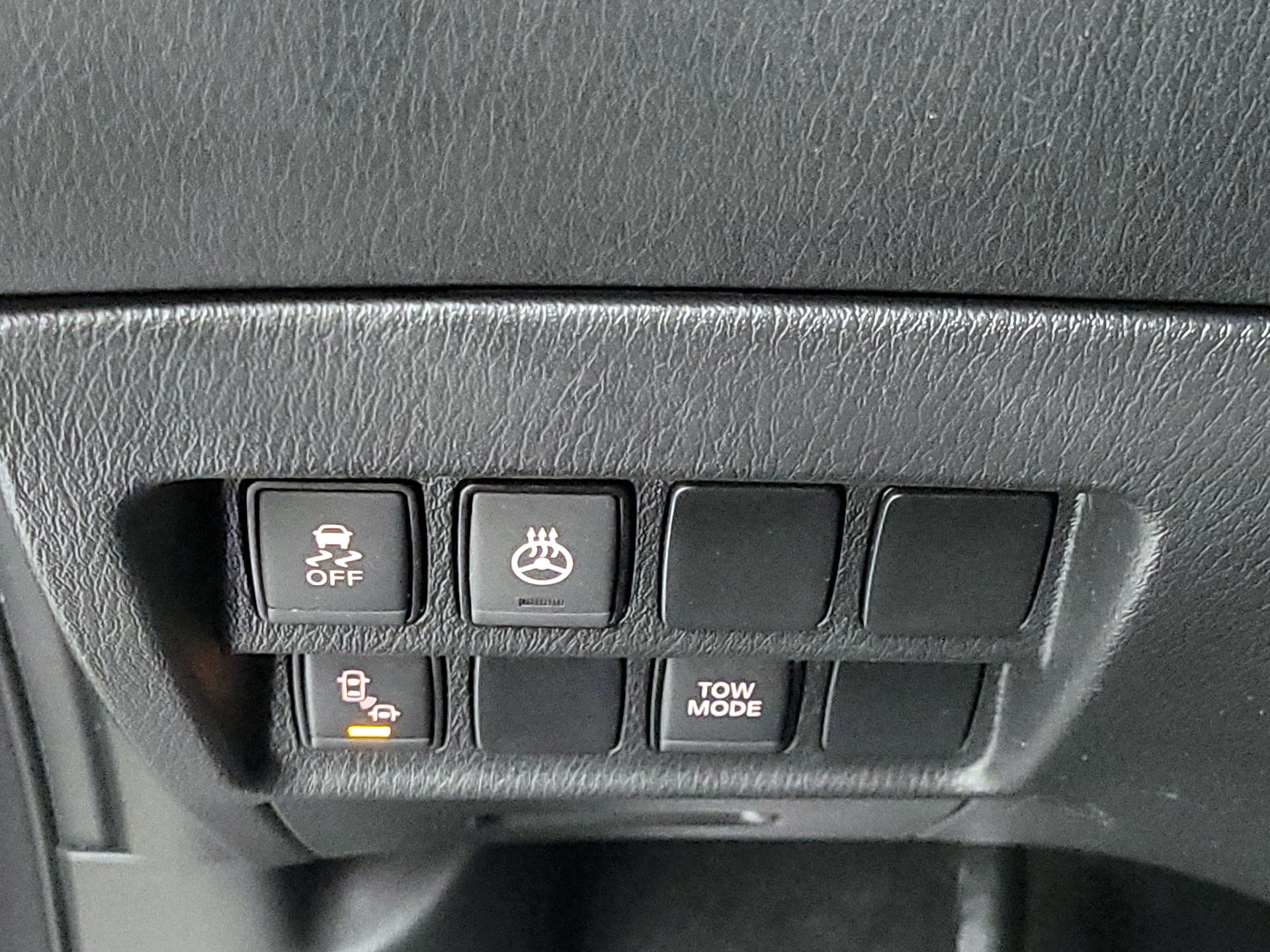 Thumbnail: 2018 Nissan Pathfinder - 13