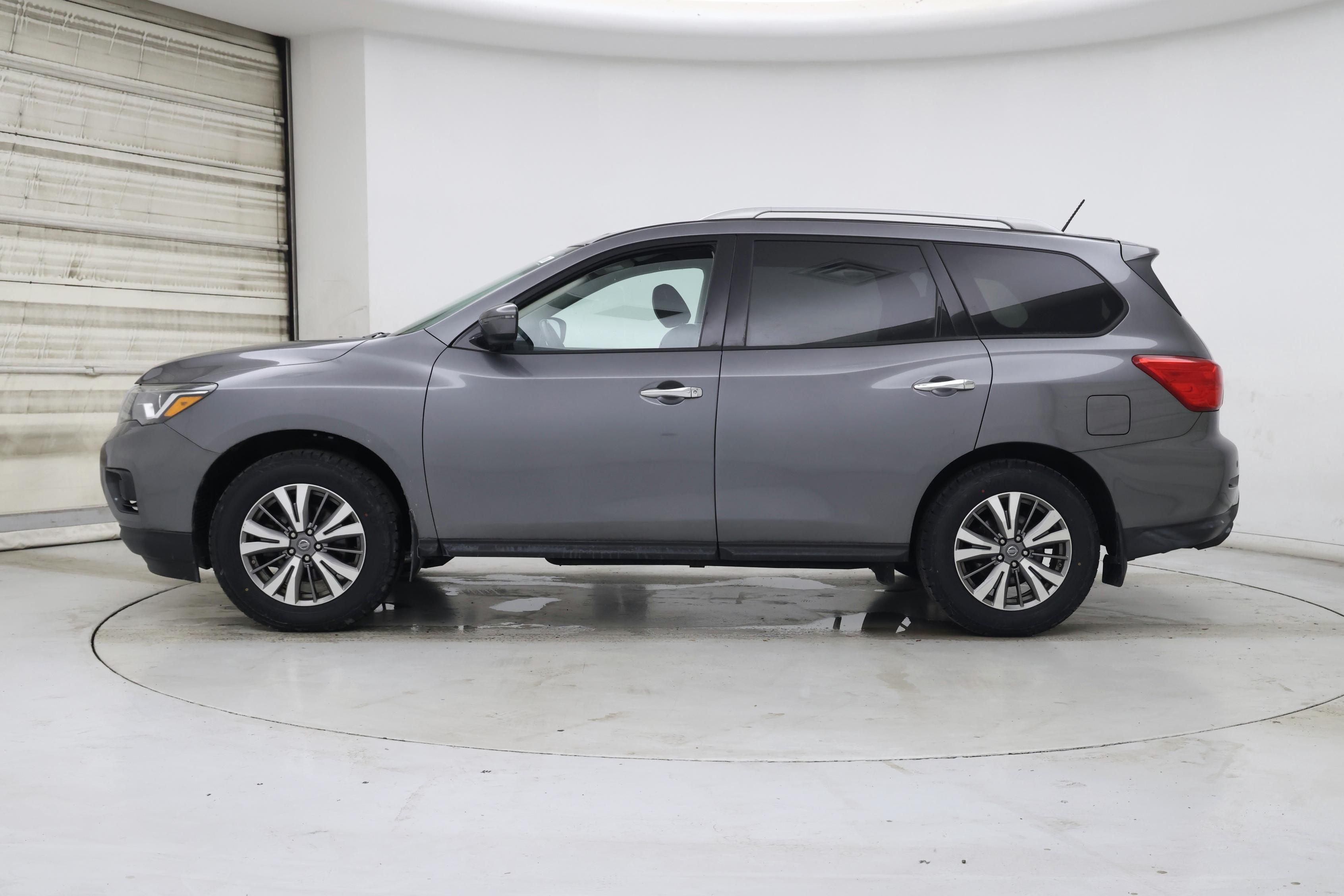 Thumbnail: 2018 Nissan Pathfinder - 3