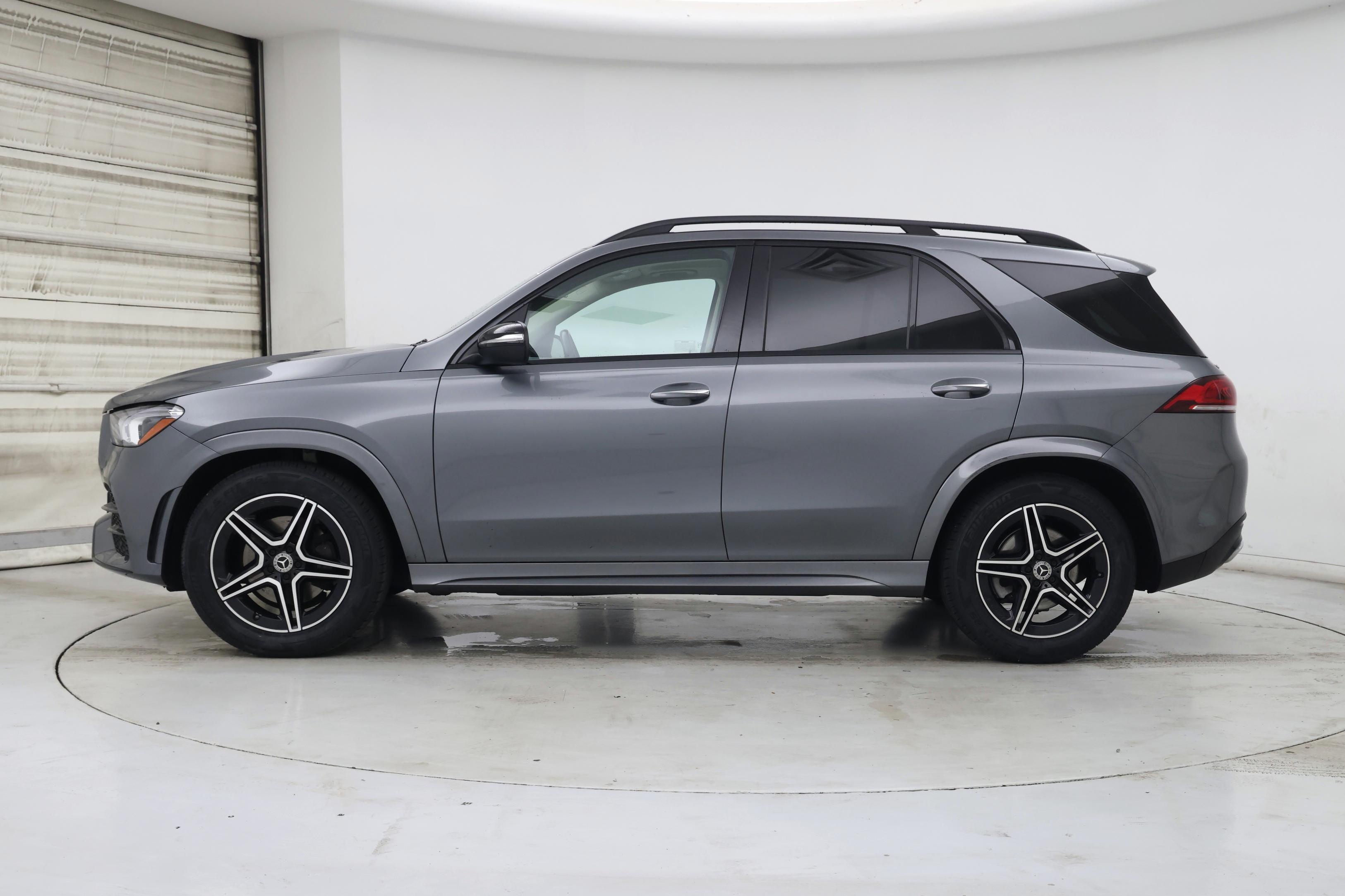 Thumbnail: 2020 Mercedes-Benz GLE - 3