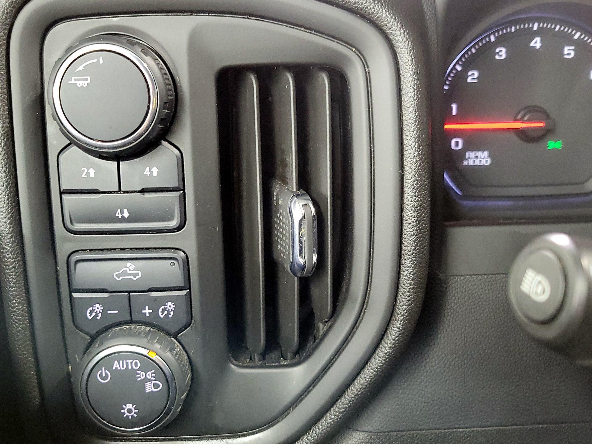 Thumbnail: 2024 Chevrolet Silverado 2500 - 13