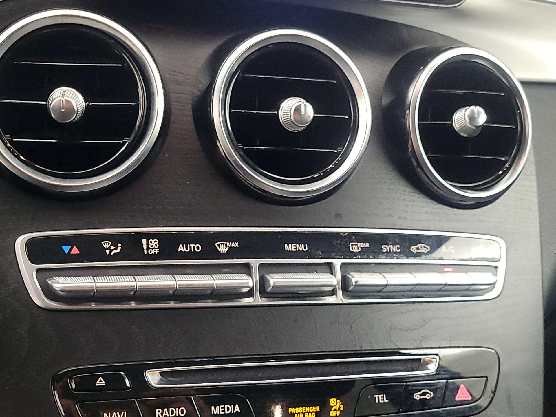 Thumbnail: 2019 Mercedes-Benz GLC - 16