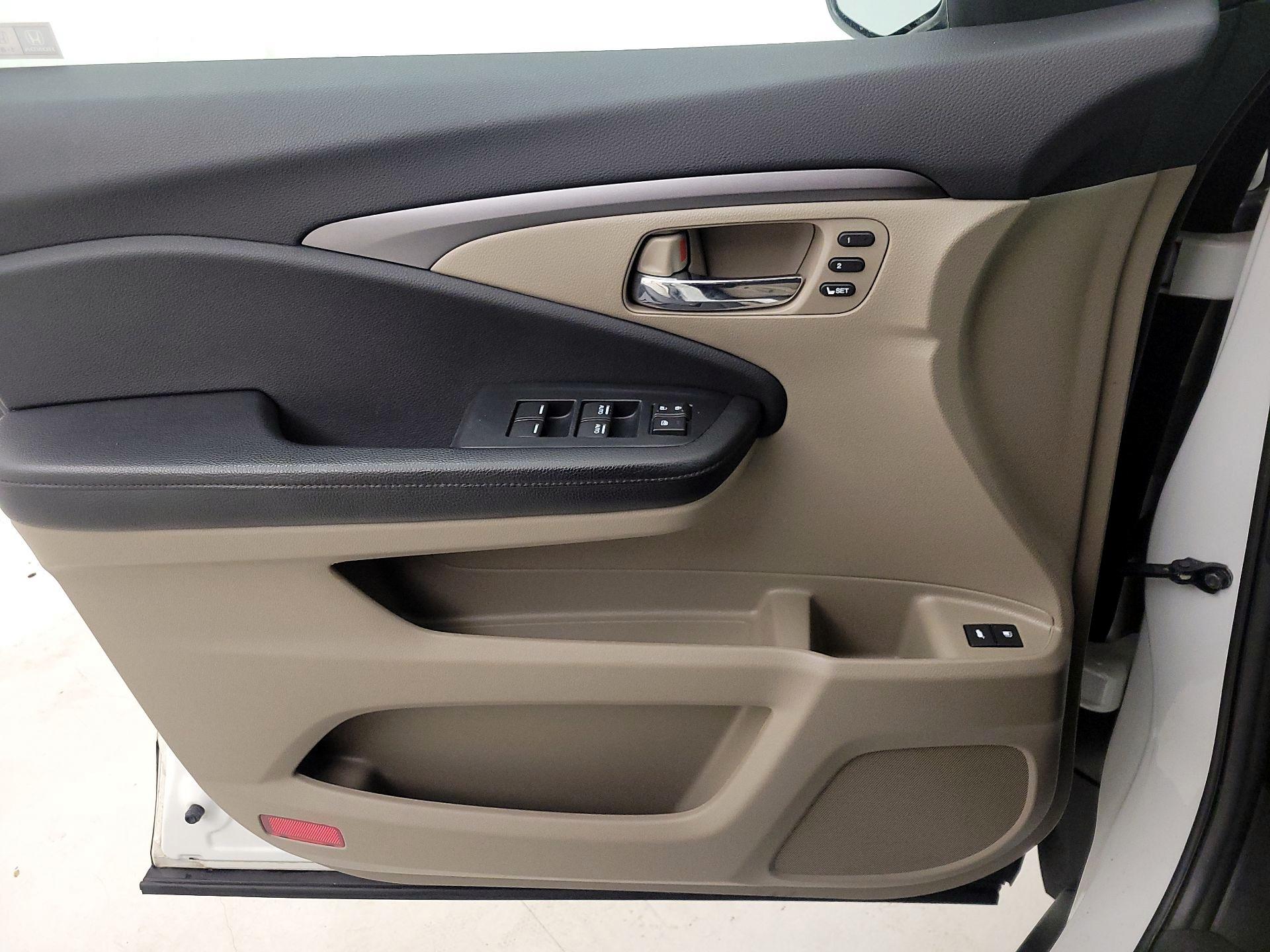 Thumbnail: 2020 Honda Pilot - 12