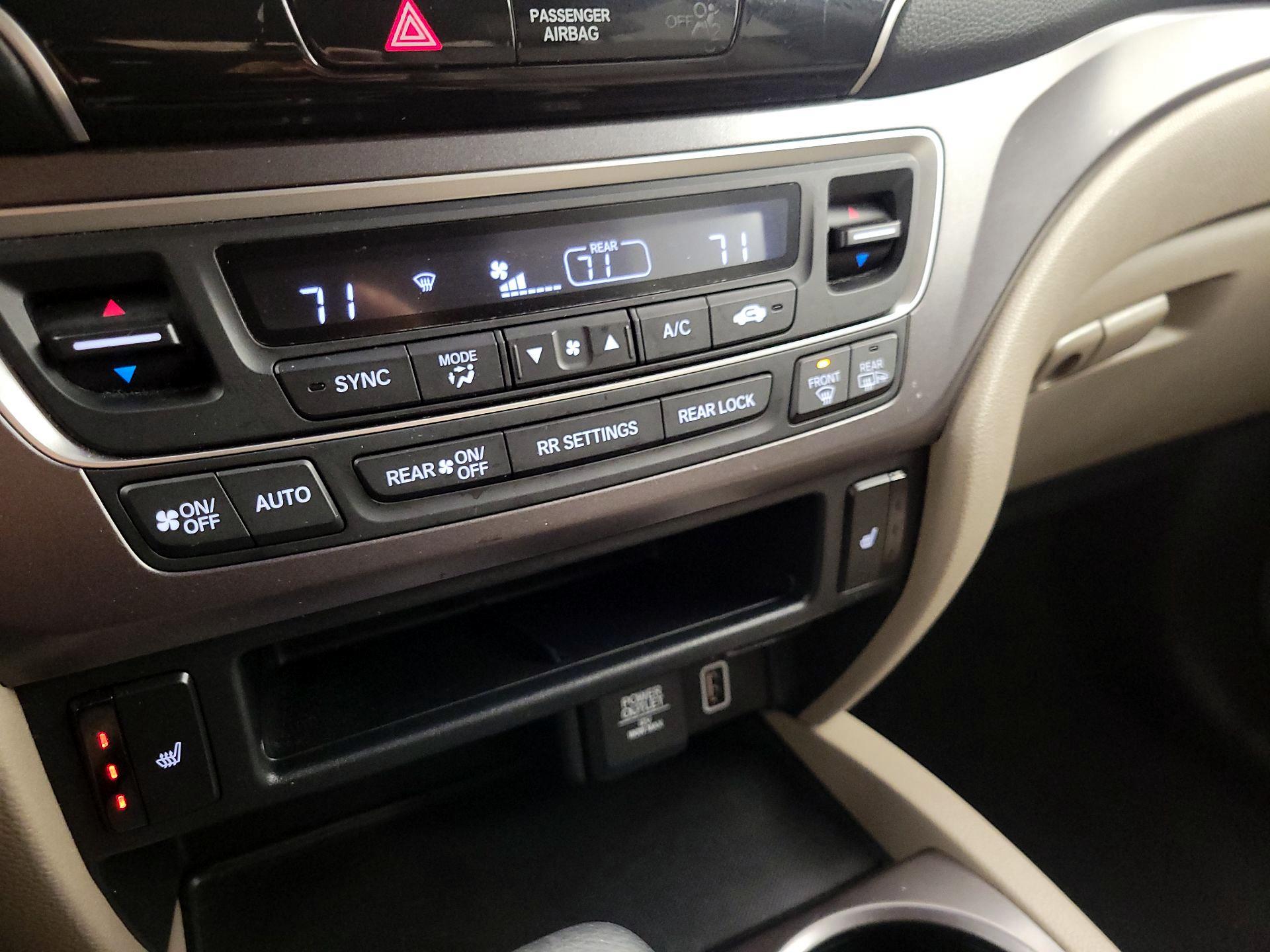 Thumbnail: 2020 Honda Pilot - 16