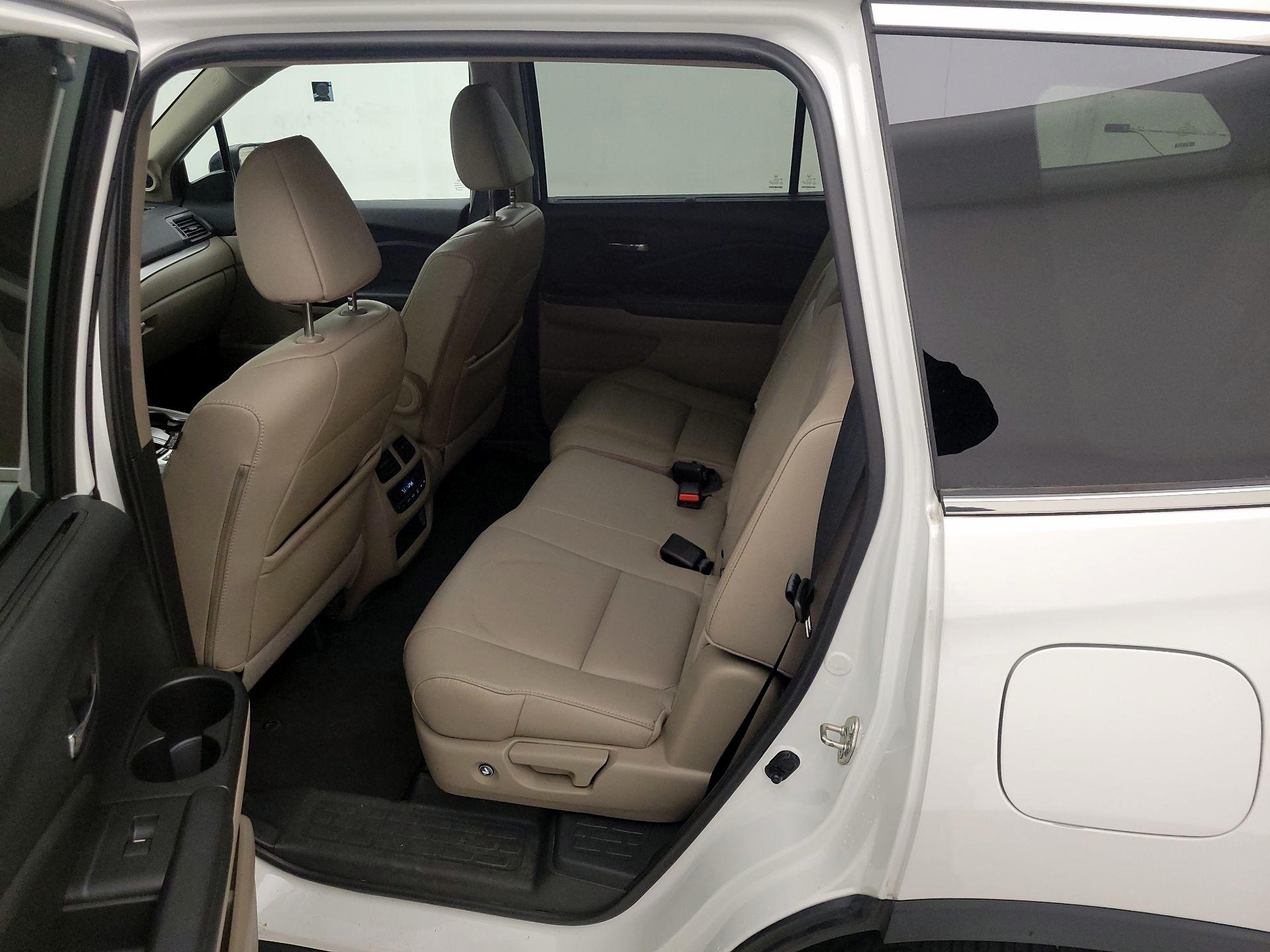 Thumbnail: 2020 Honda Pilot - 20