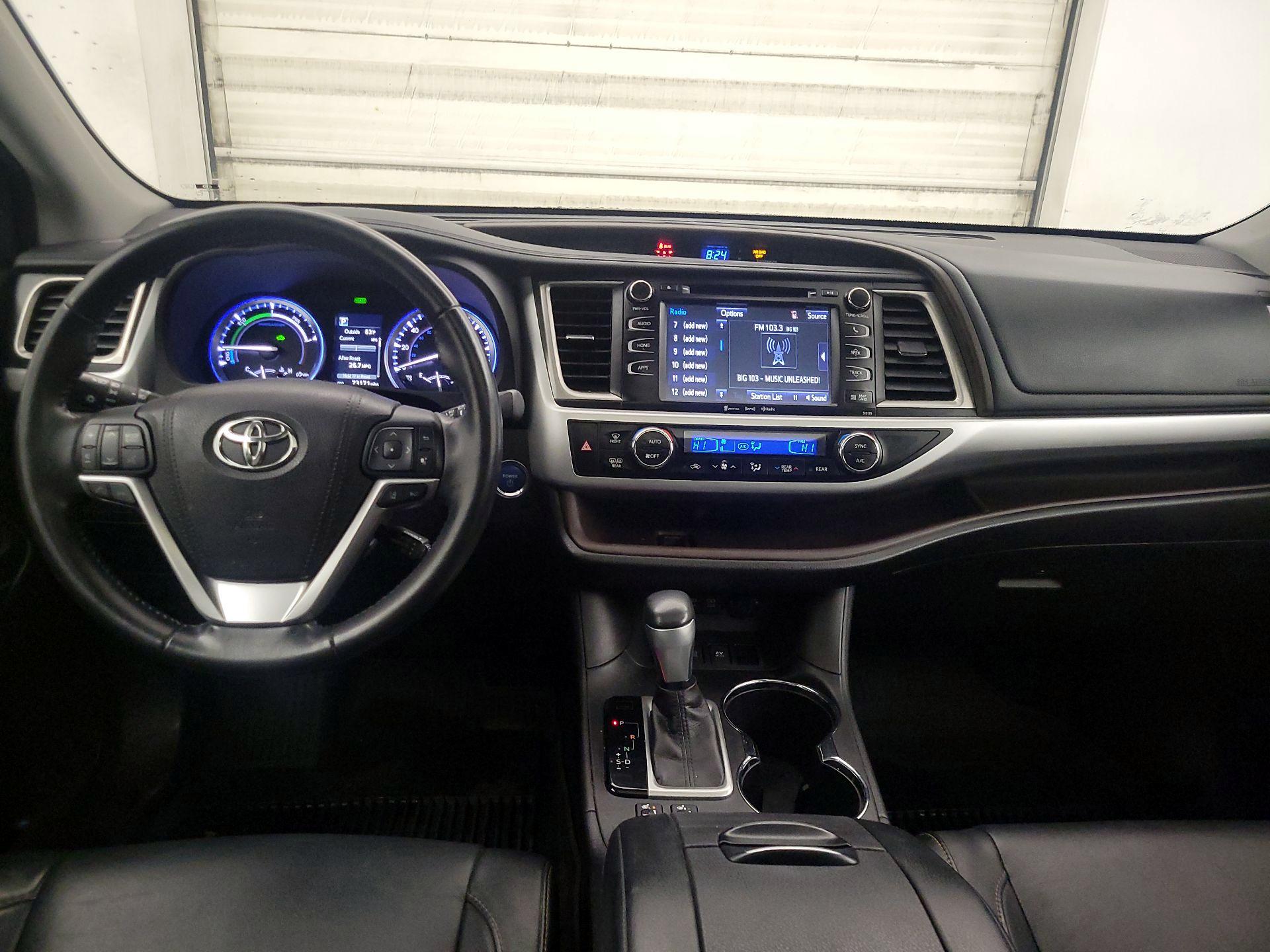 Thumbnail: 2017 Toyota Highlander - 9