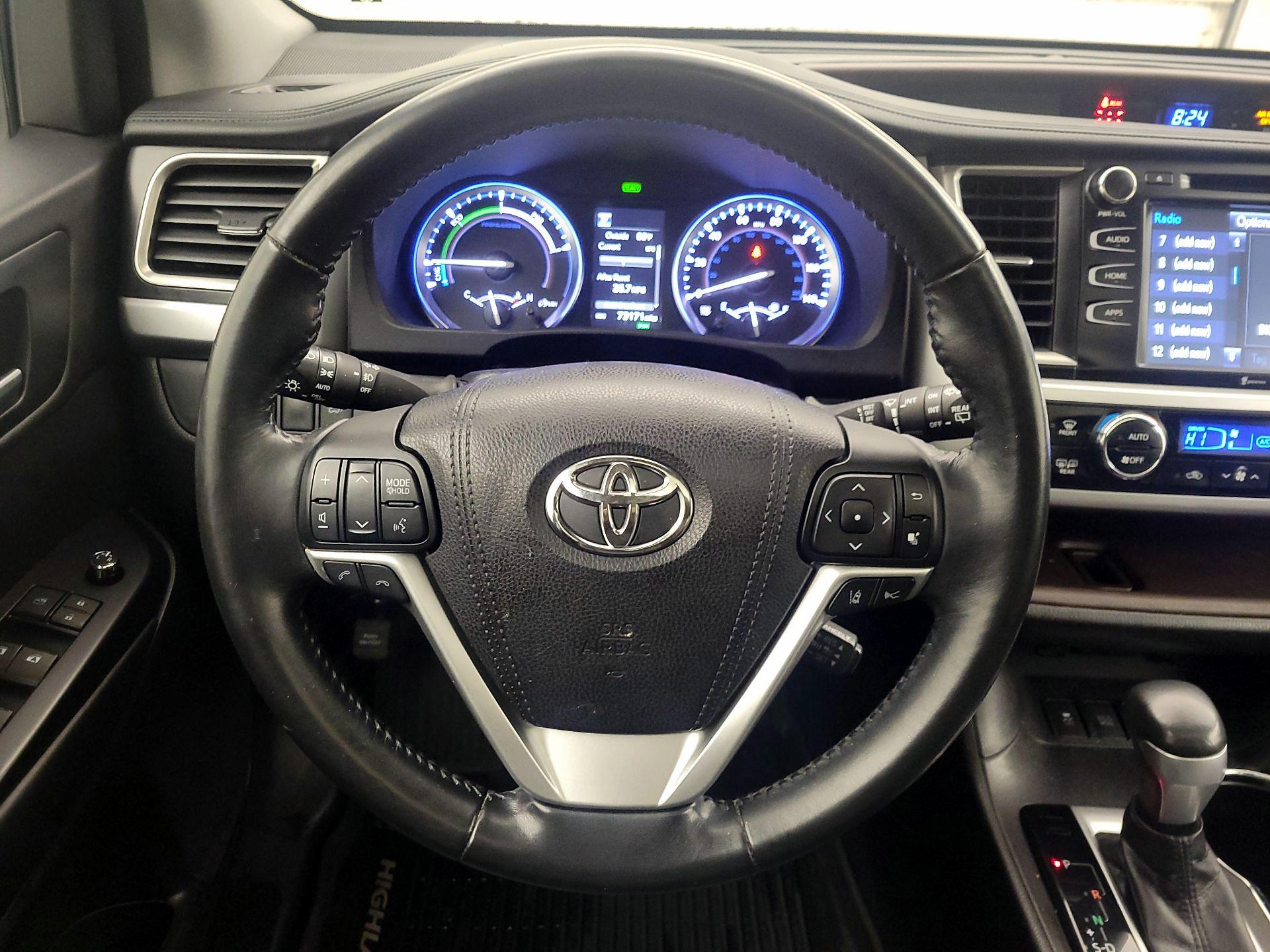 Thumbnail: 2017 Toyota Highlander - 10