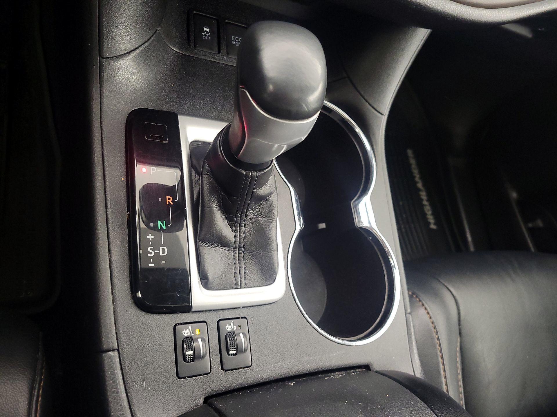 Thumbnail: 2017 Toyota Highlander - 17