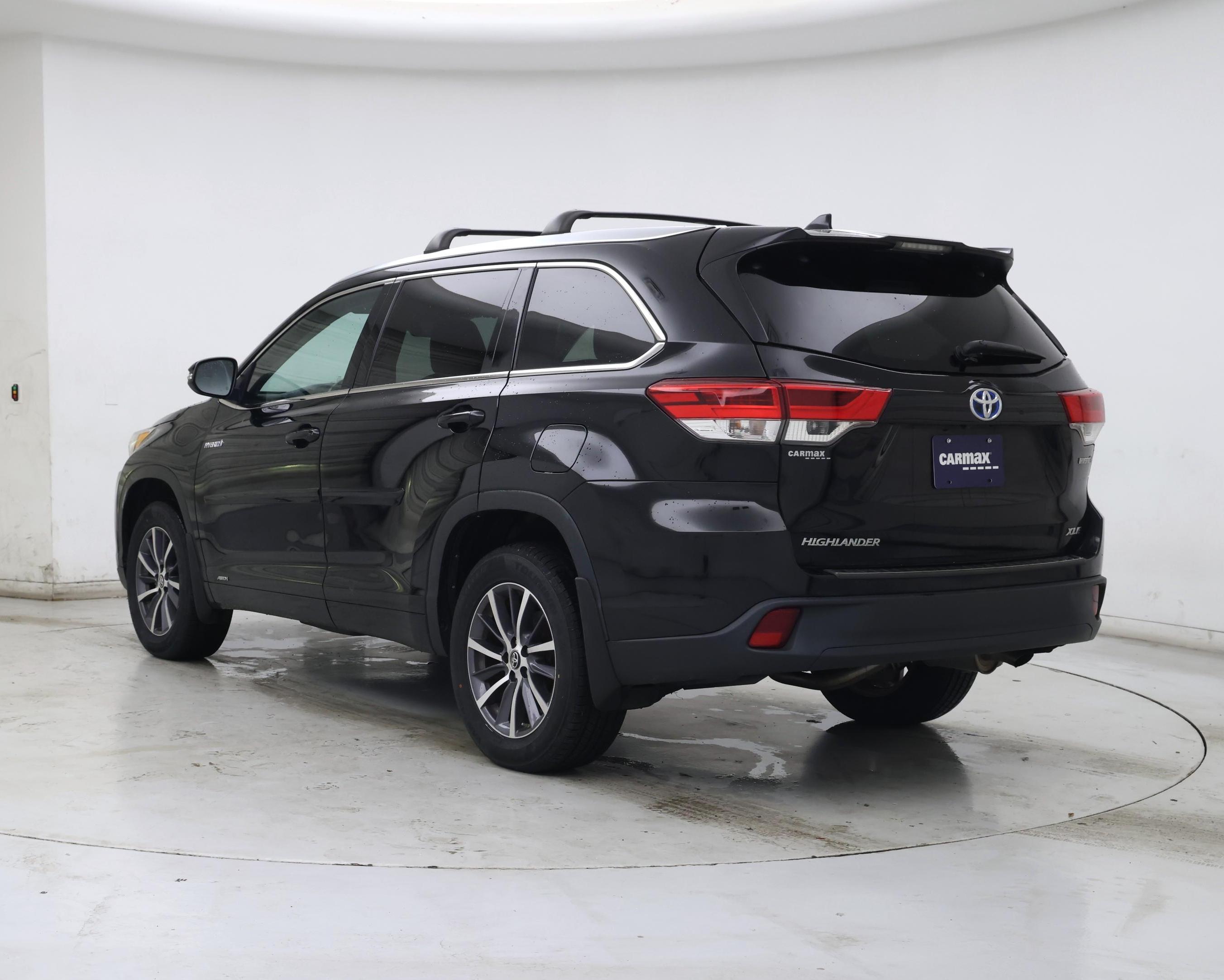 Thumbnail: 2017 Toyota Highlander - 2