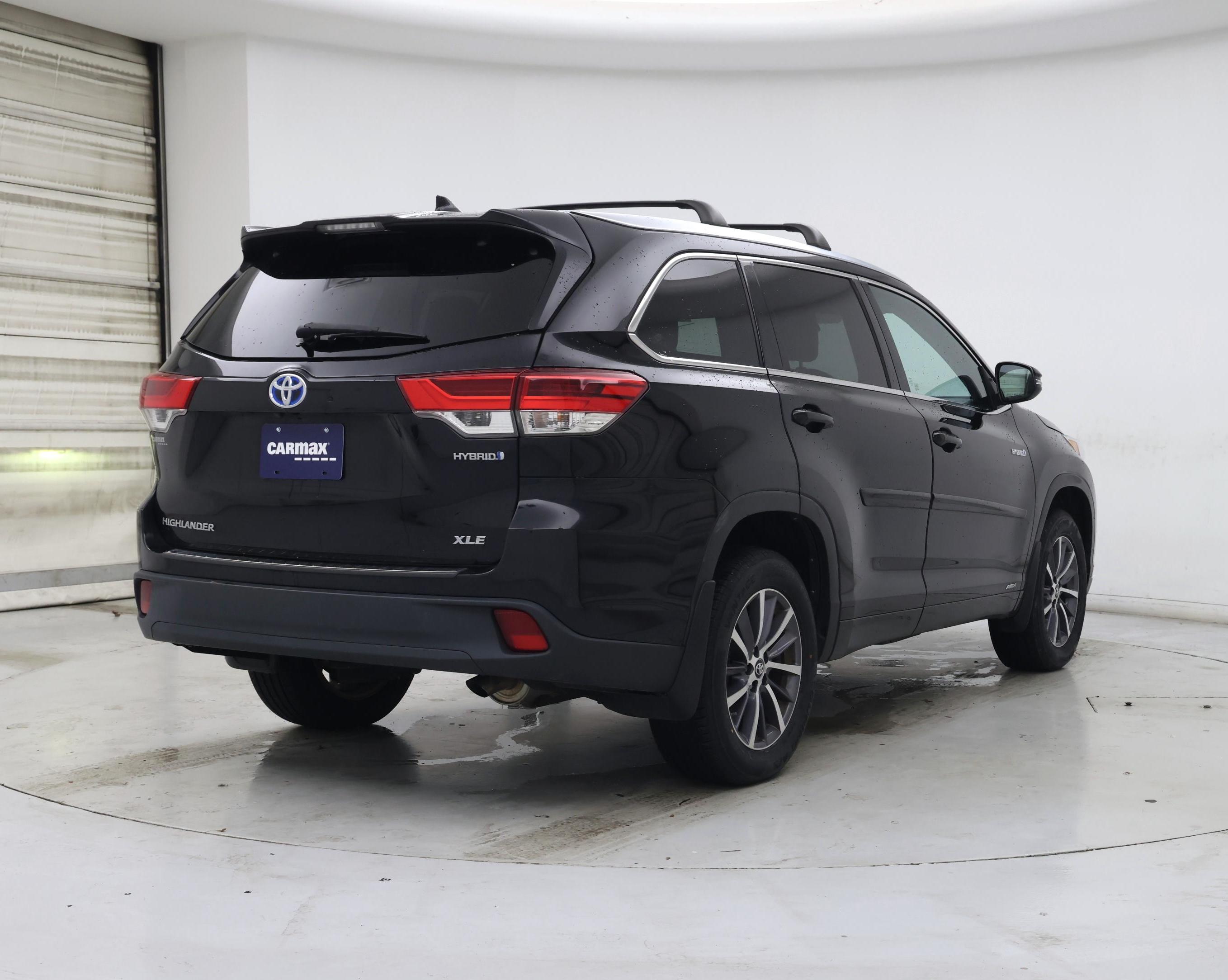 Thumbnail: 2017 Toyota Highlander - 8