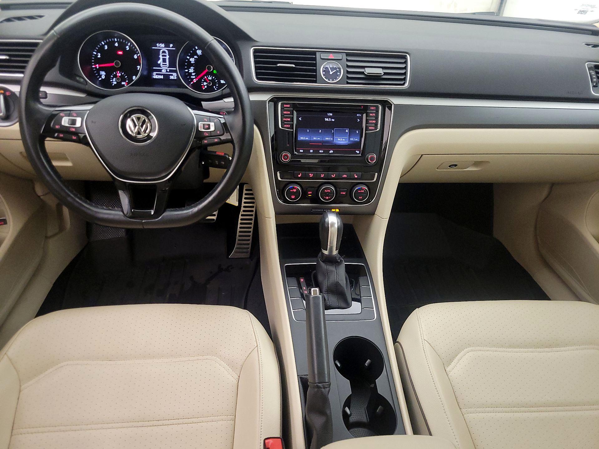 Thumbnail: 2017 Volkswagen Passat - 9