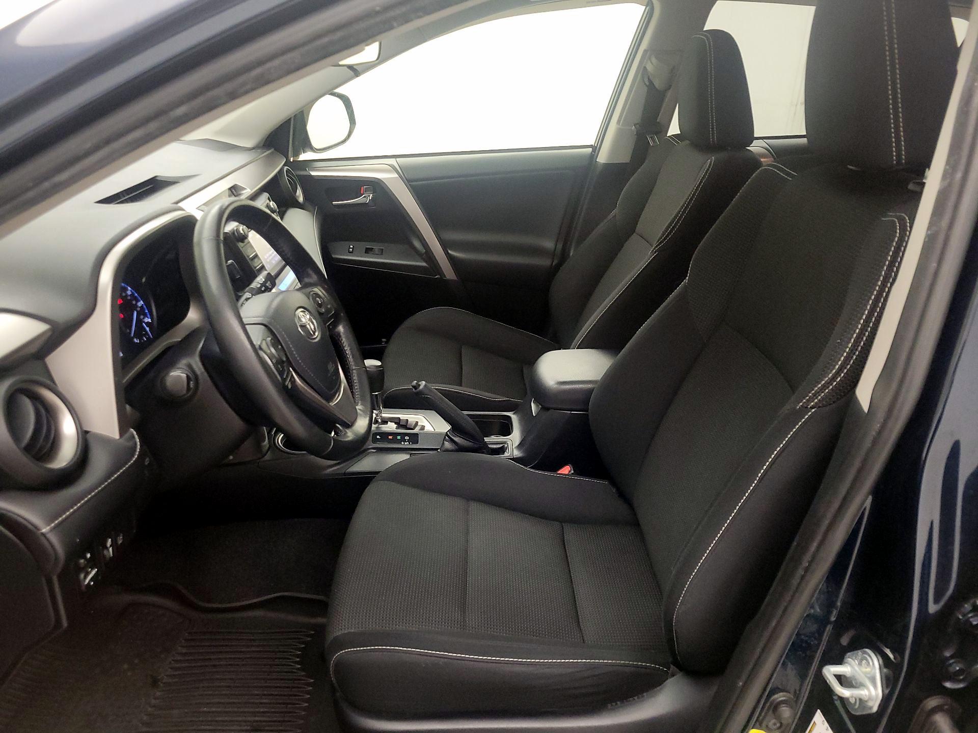 Thumbnail: 2018 Toyota RAV4 - 11