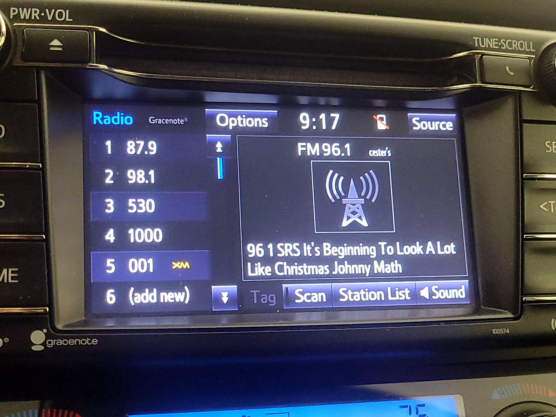 Thumbnail: 2018 Toyota RAV4 - 15