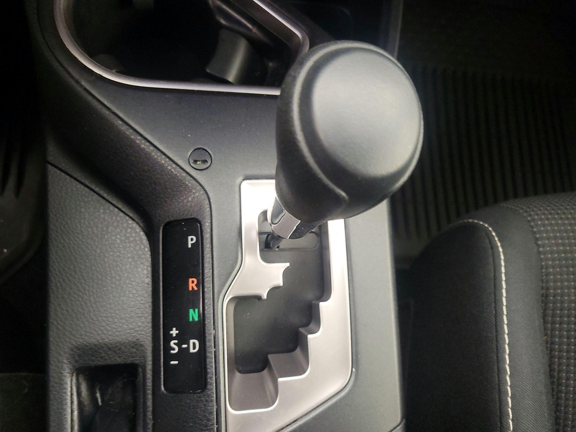 Thumbnail: 2018 Toyota RAV4 - 17