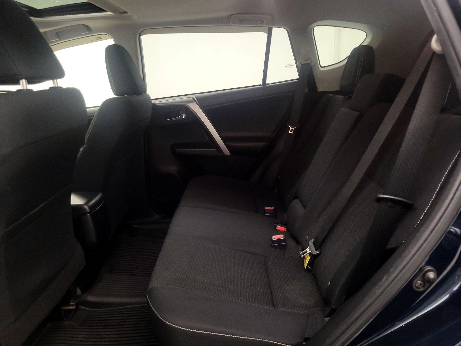 Thumbnail: 2018 Toyota RAV4 - 20