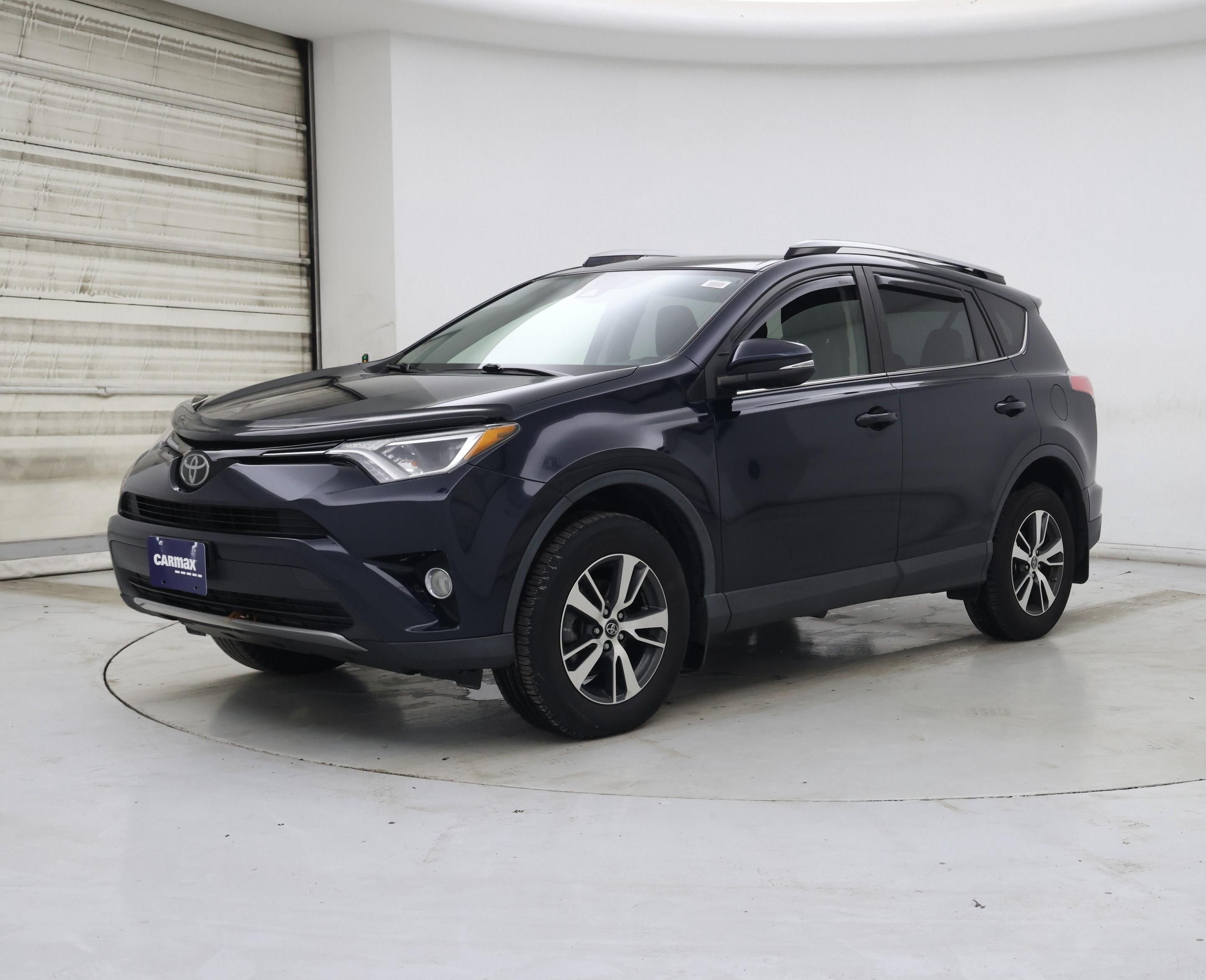 Thumbnail: 2018 Toyota RAV4 - 4
