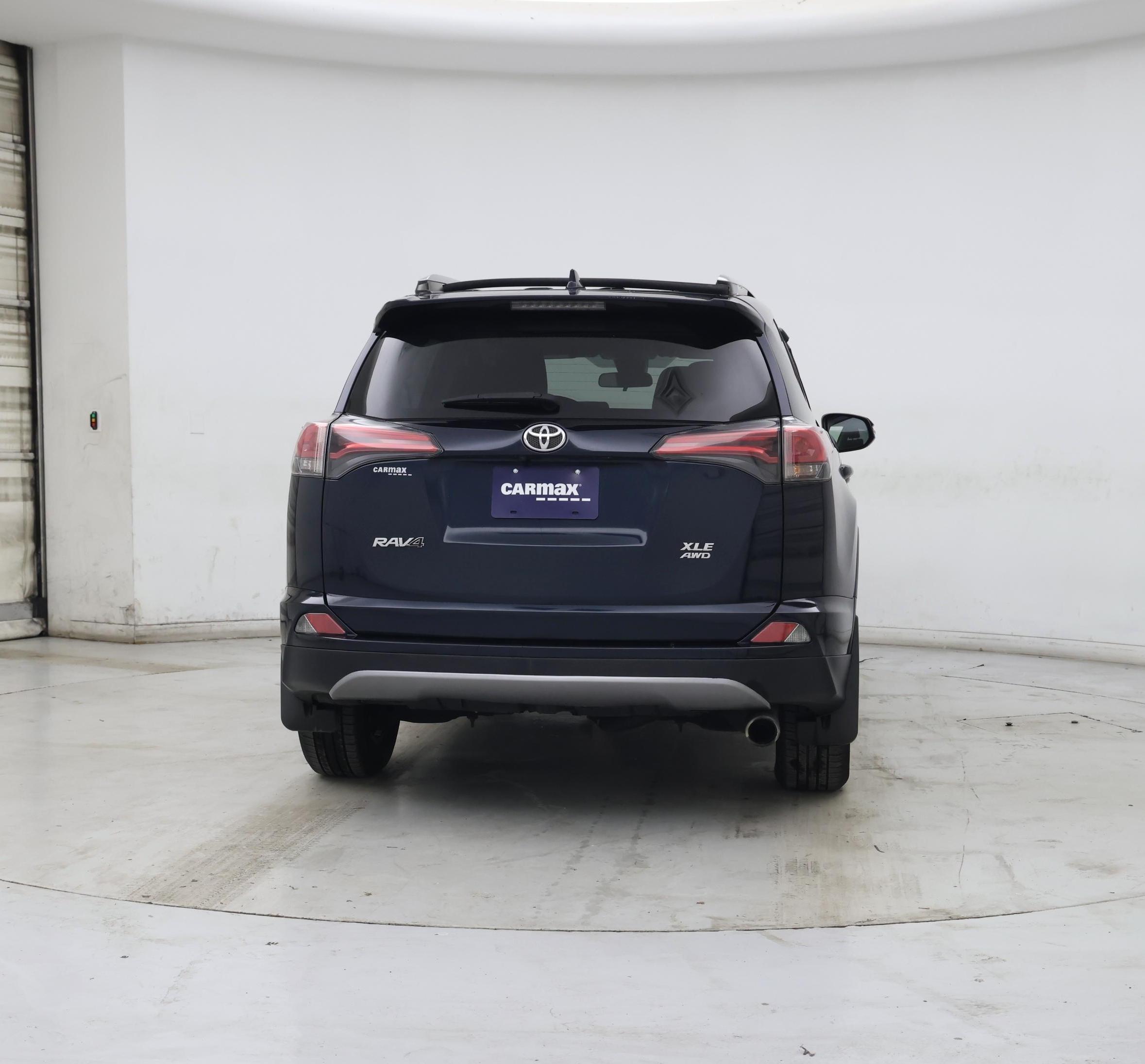 Thumbnail: 2018 Toyota RAV4 - 6