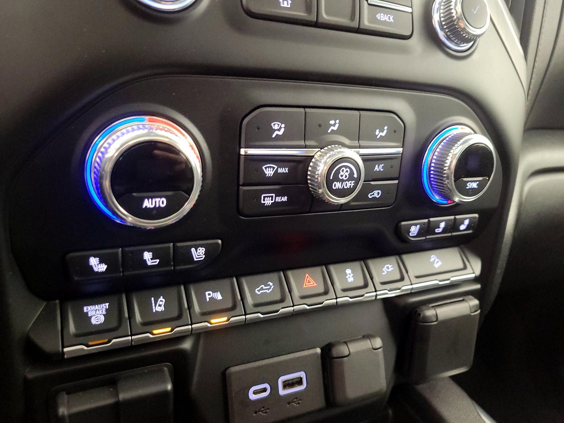 Thumbnail: 2020 GMC Sierra 3500 - 16